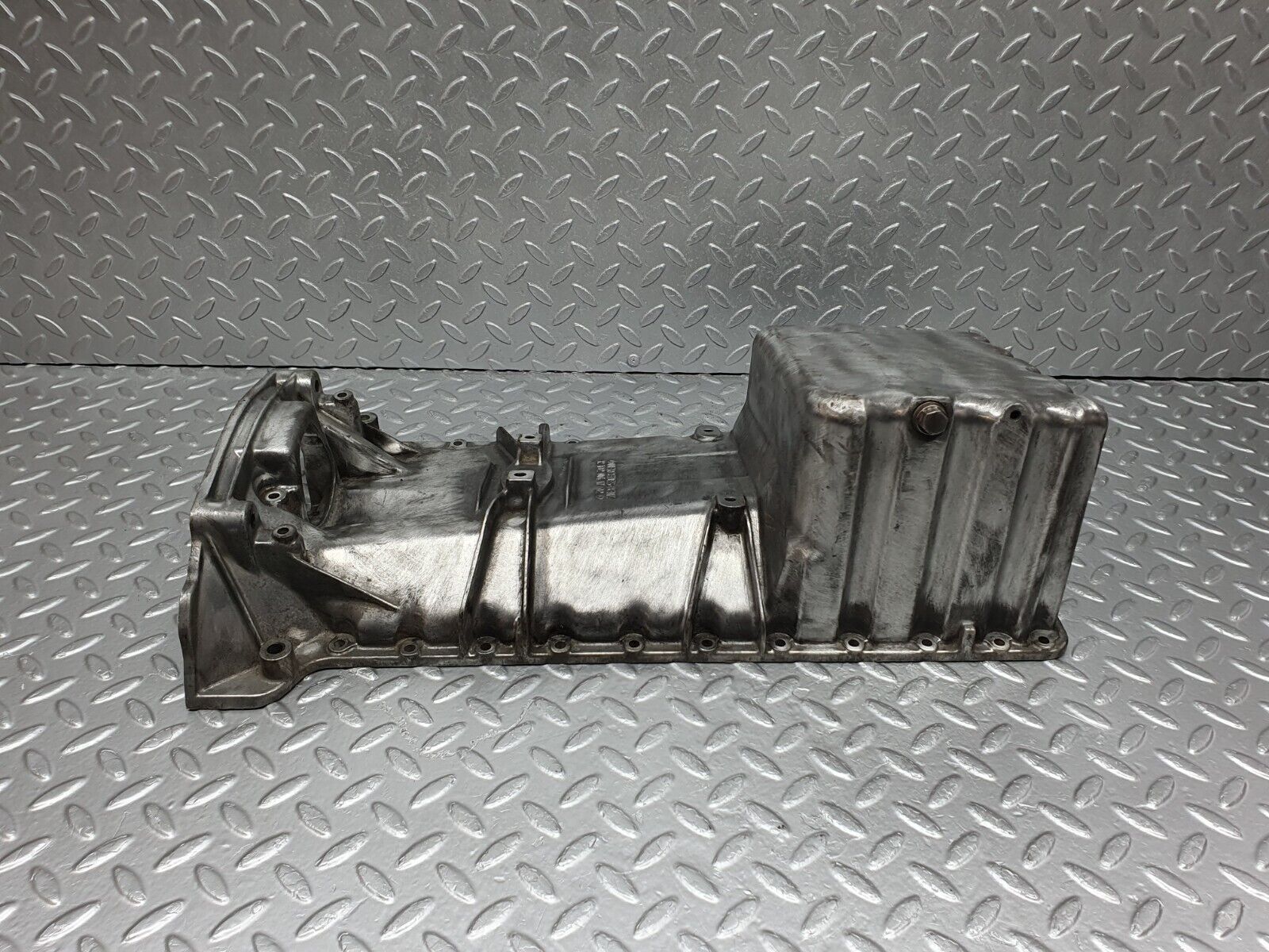 43074 Mercedes-Benz W123 Oil Pan Oil Sump 1020141702