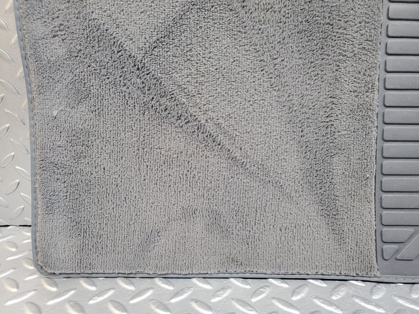 44739 Mercedes-Benz W124 220E Front Right Floor Carpet Grey 1246803840