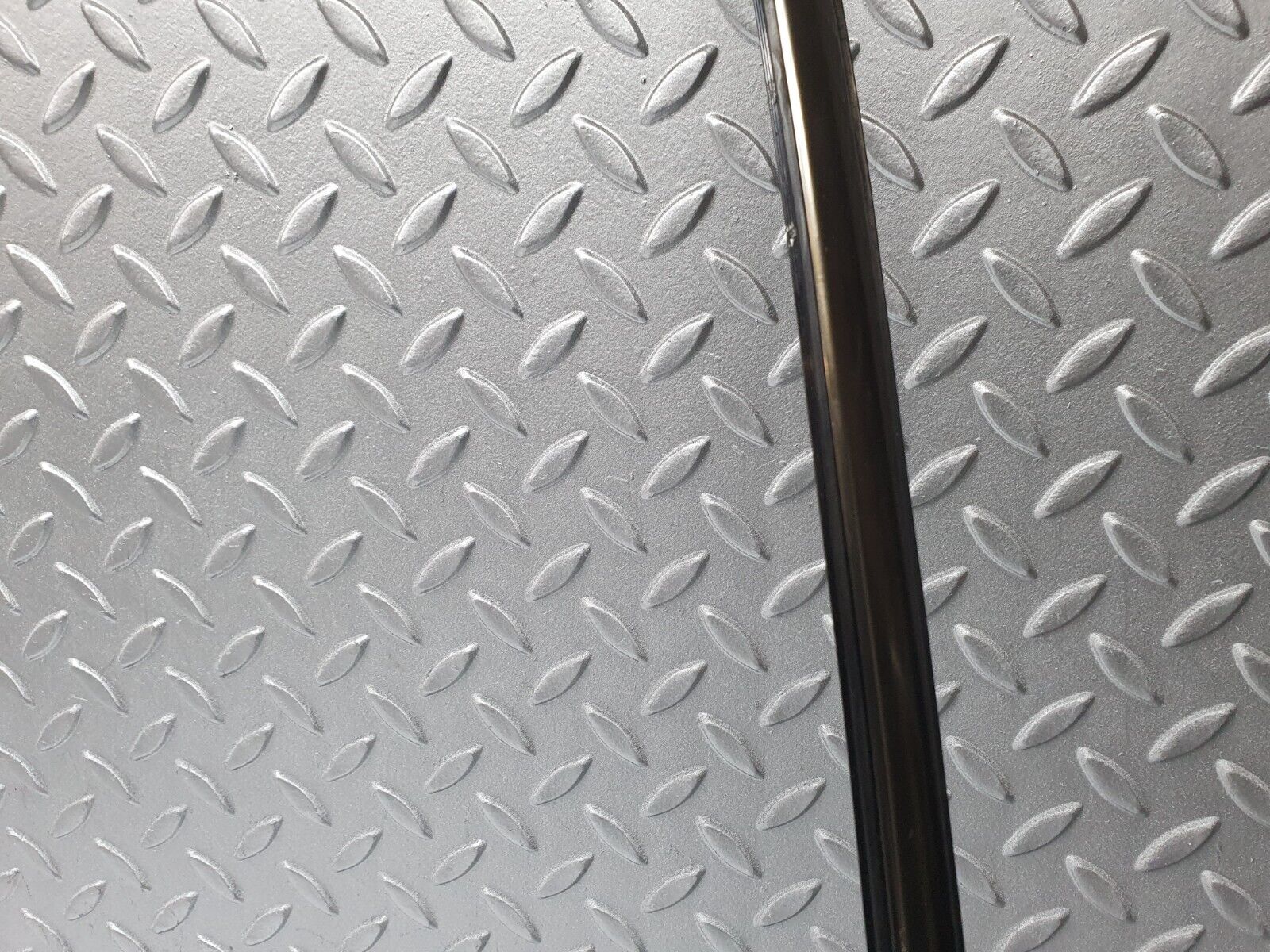 41932 Mercedes-Benz W202 C200 Rear Windscreen Frame 2026710236 2026710136