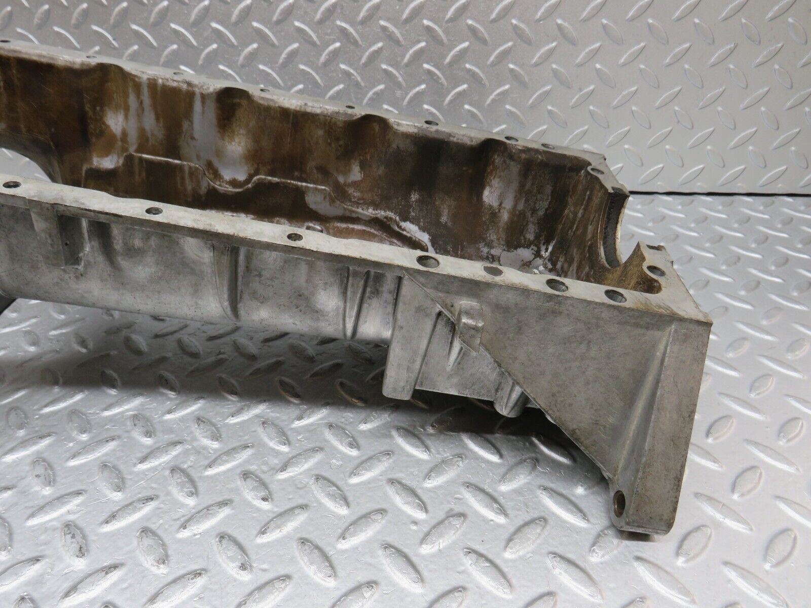 35646 Mercedes-Benz R107 280SL Oil Pan Oil Sump 1100140702