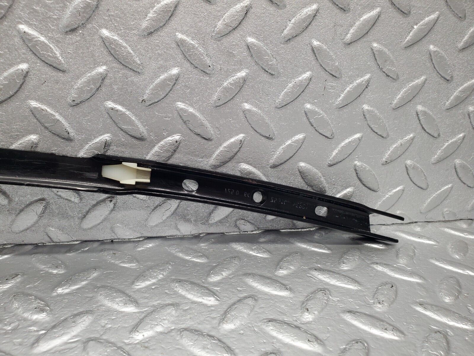 46764 Mercedes-Benz R129 320SL Coupe Front Left Window Channel