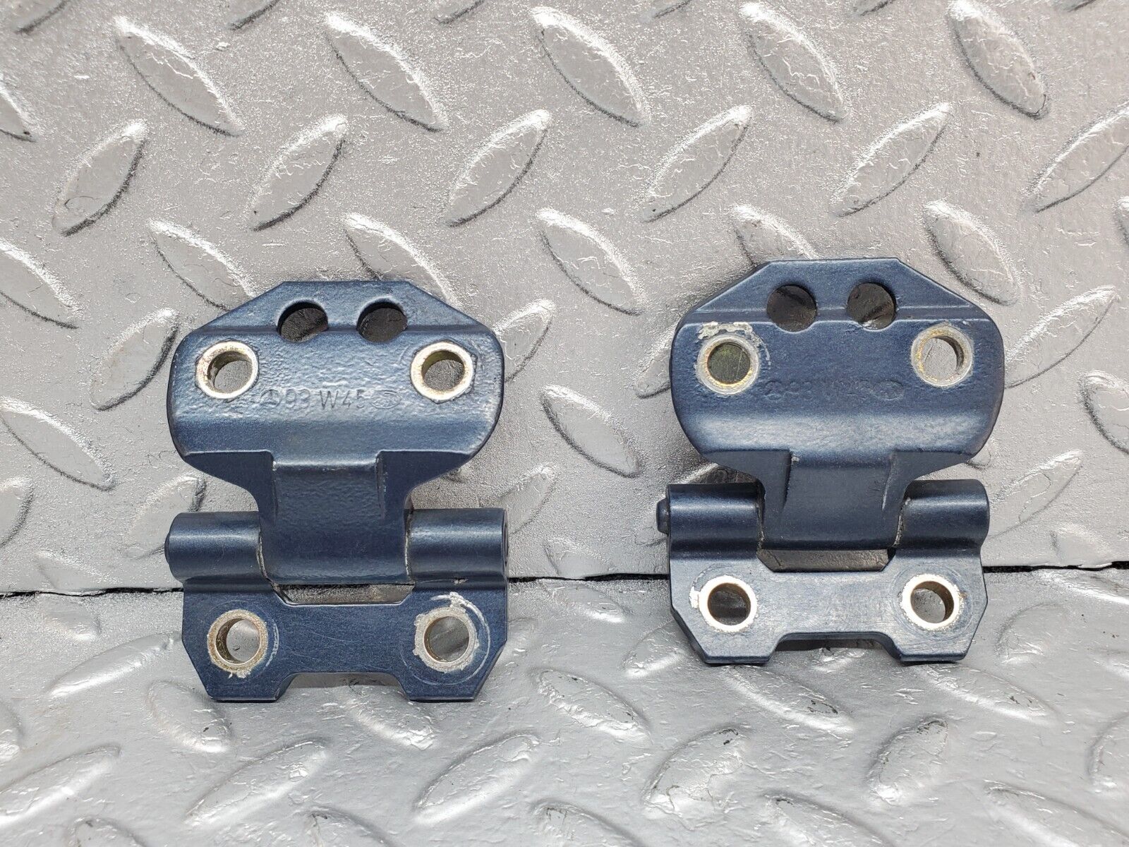 44751 Mercedes-Benz W124 220E Door Hinge Left Side