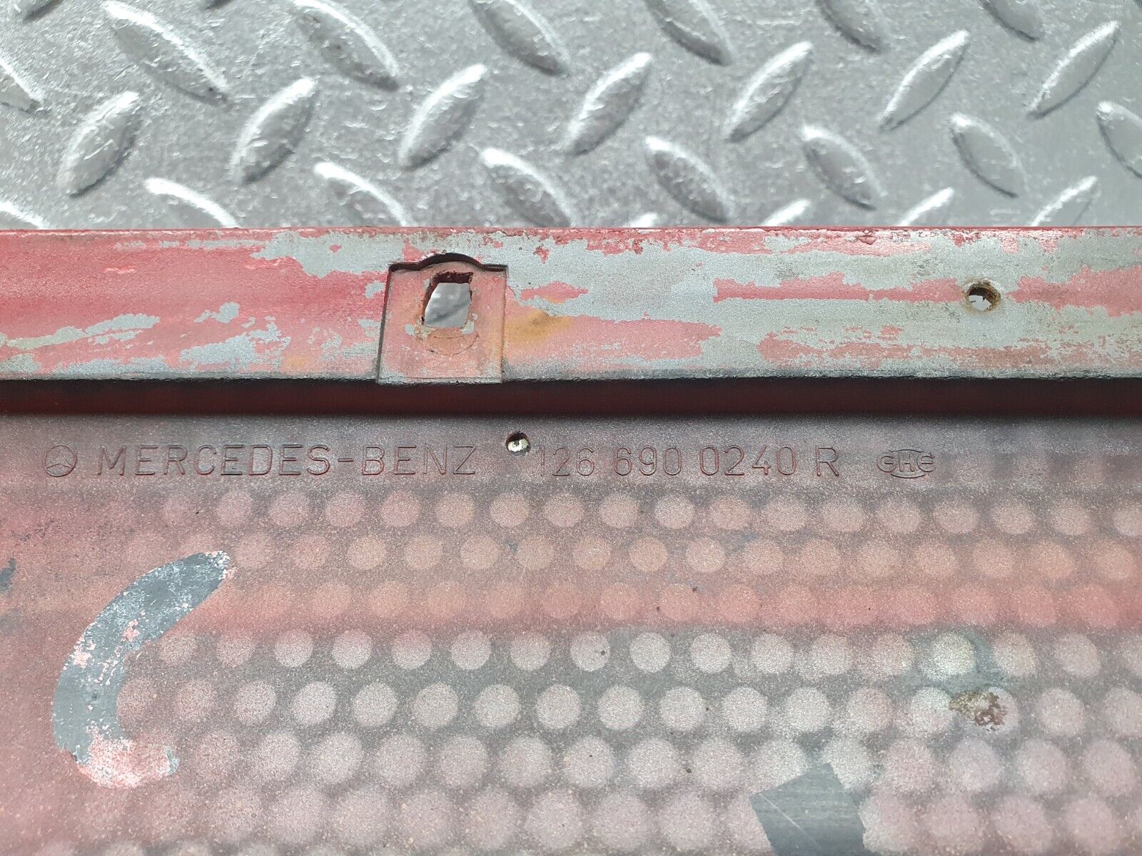 43491 Mercedes-Benz C126 380SEC Coupe Front Right Fender Wing Lower Moulding Trim