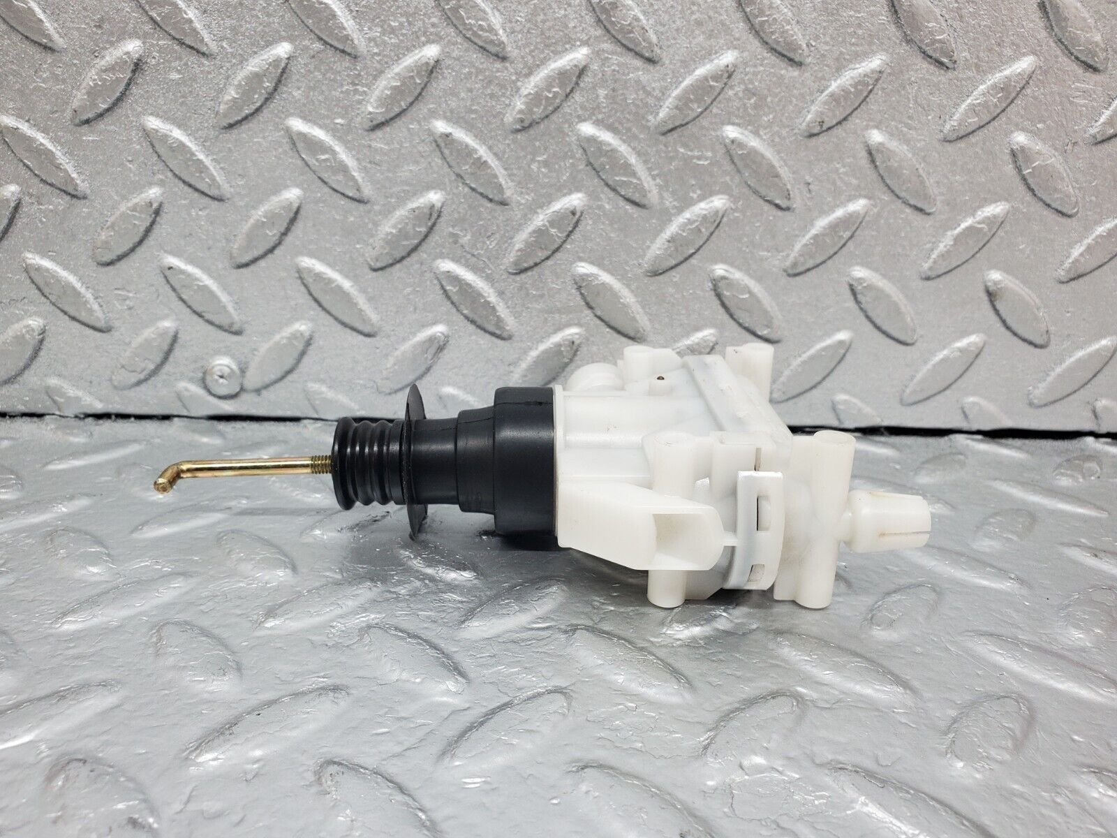 44952 Mercedes-Benz R129 300SL Coupe Left Door Lock Vacuum Actuator