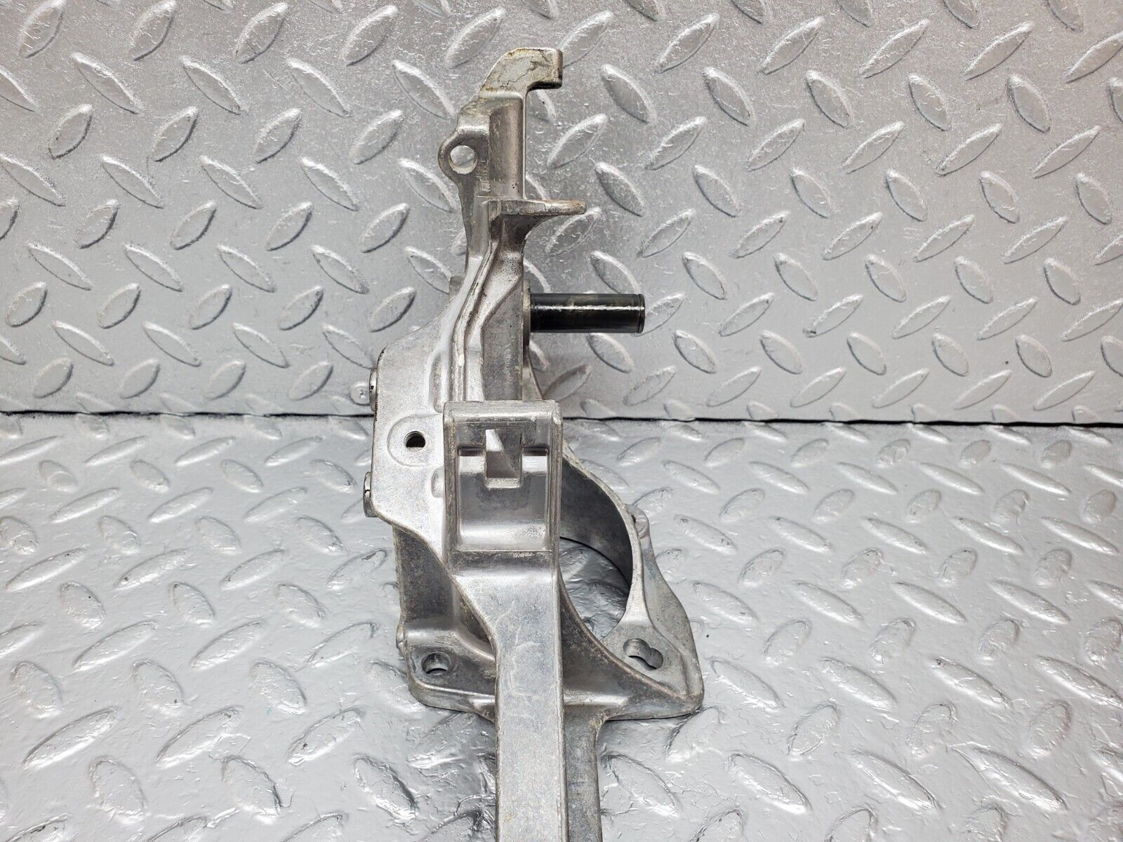 45579 Mercedes-Benz W126 420SE Brake Pedal Bracket 1262902419