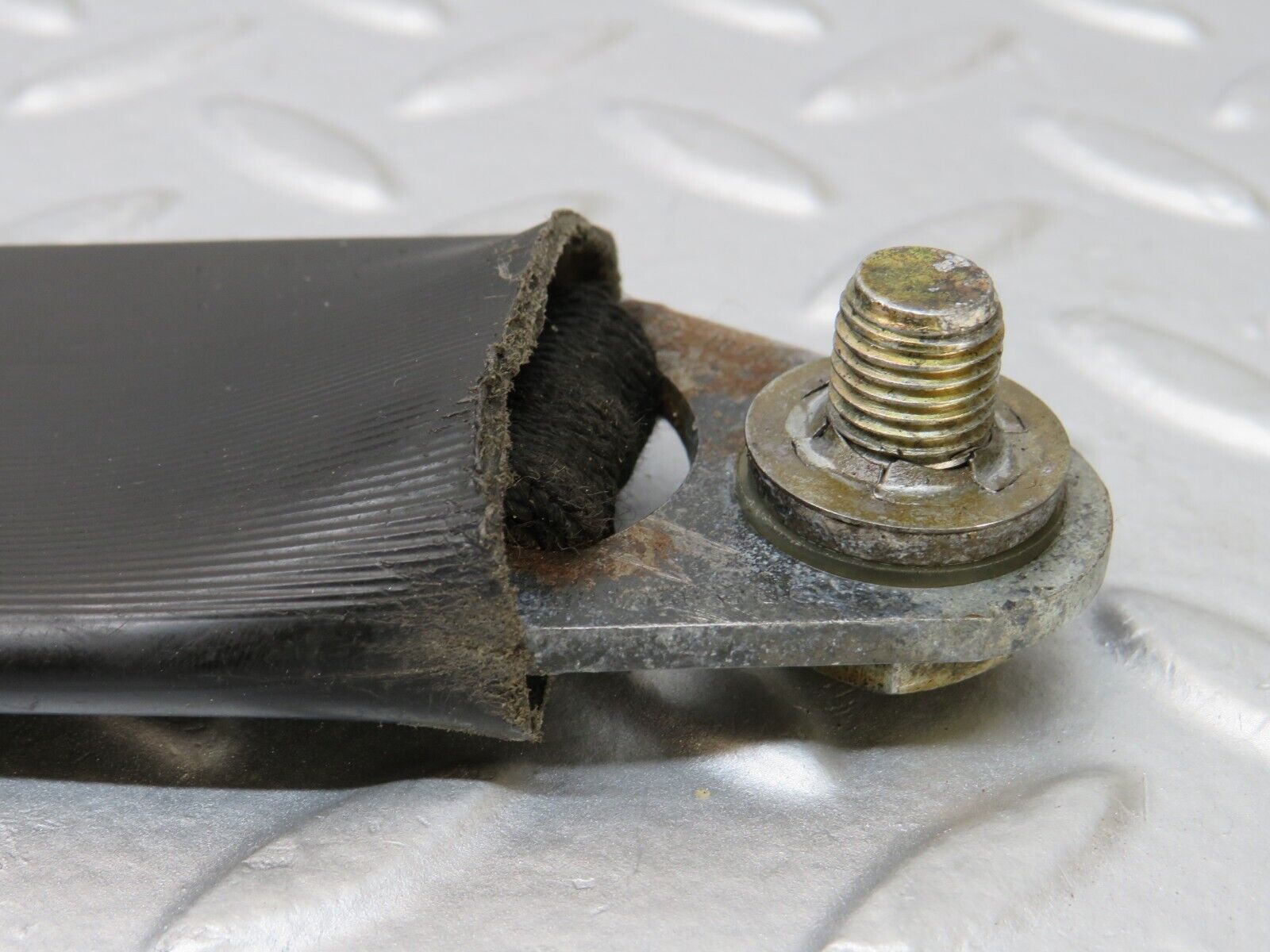 35600 Mercedes-Benz R107 280SL Front Right Seat Belt With Buckle 1078680314 1078603269