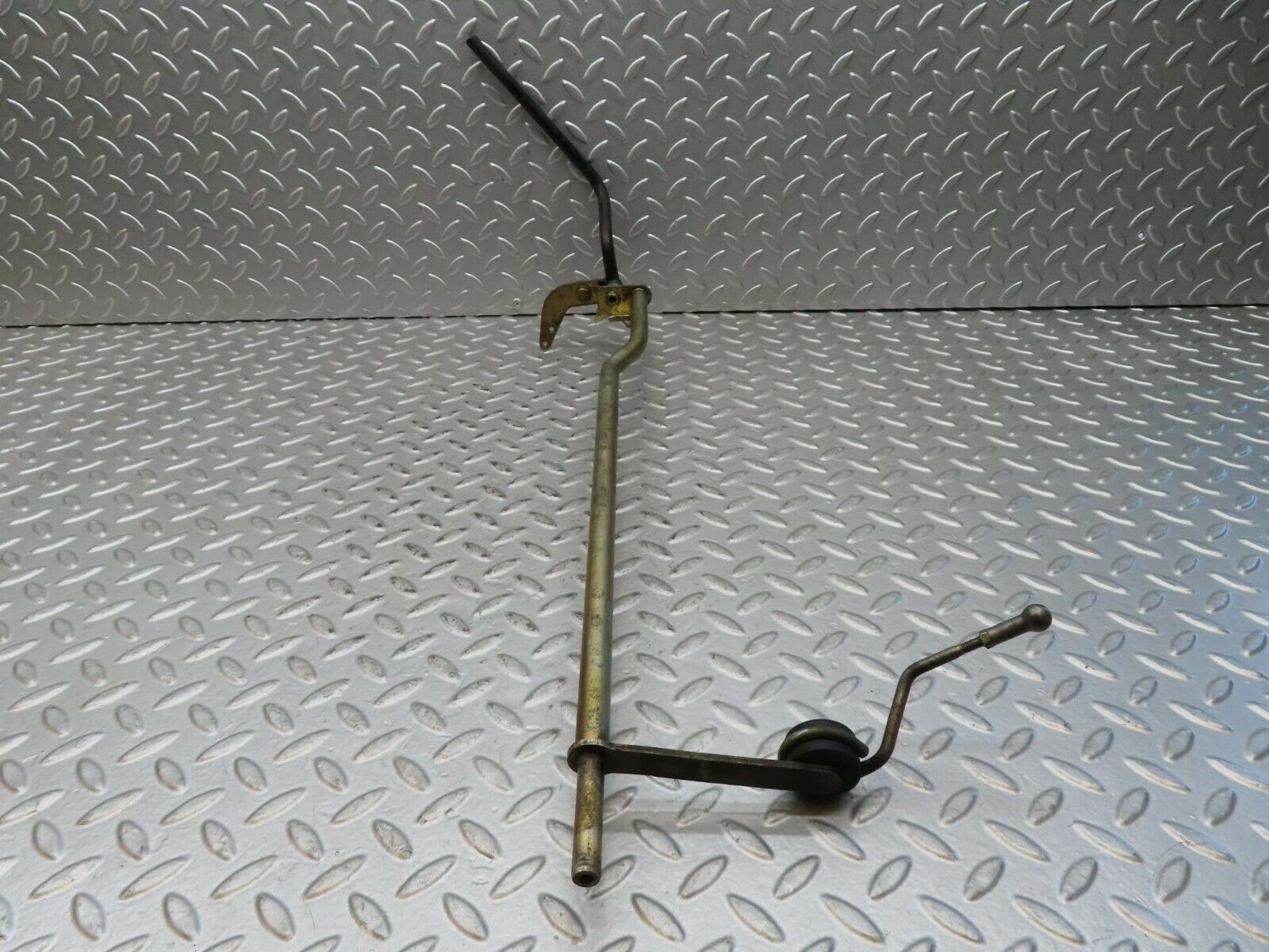 15749 Mercedes-Benz R107 450SL Accelerator Pedal Linkage