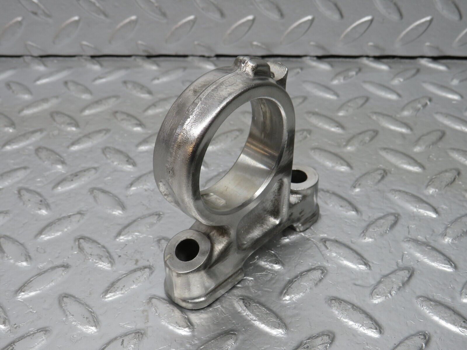 32998 Mercedes-Benz C107 R107 350 V8 Camshaft Tower Bearing 1160512112