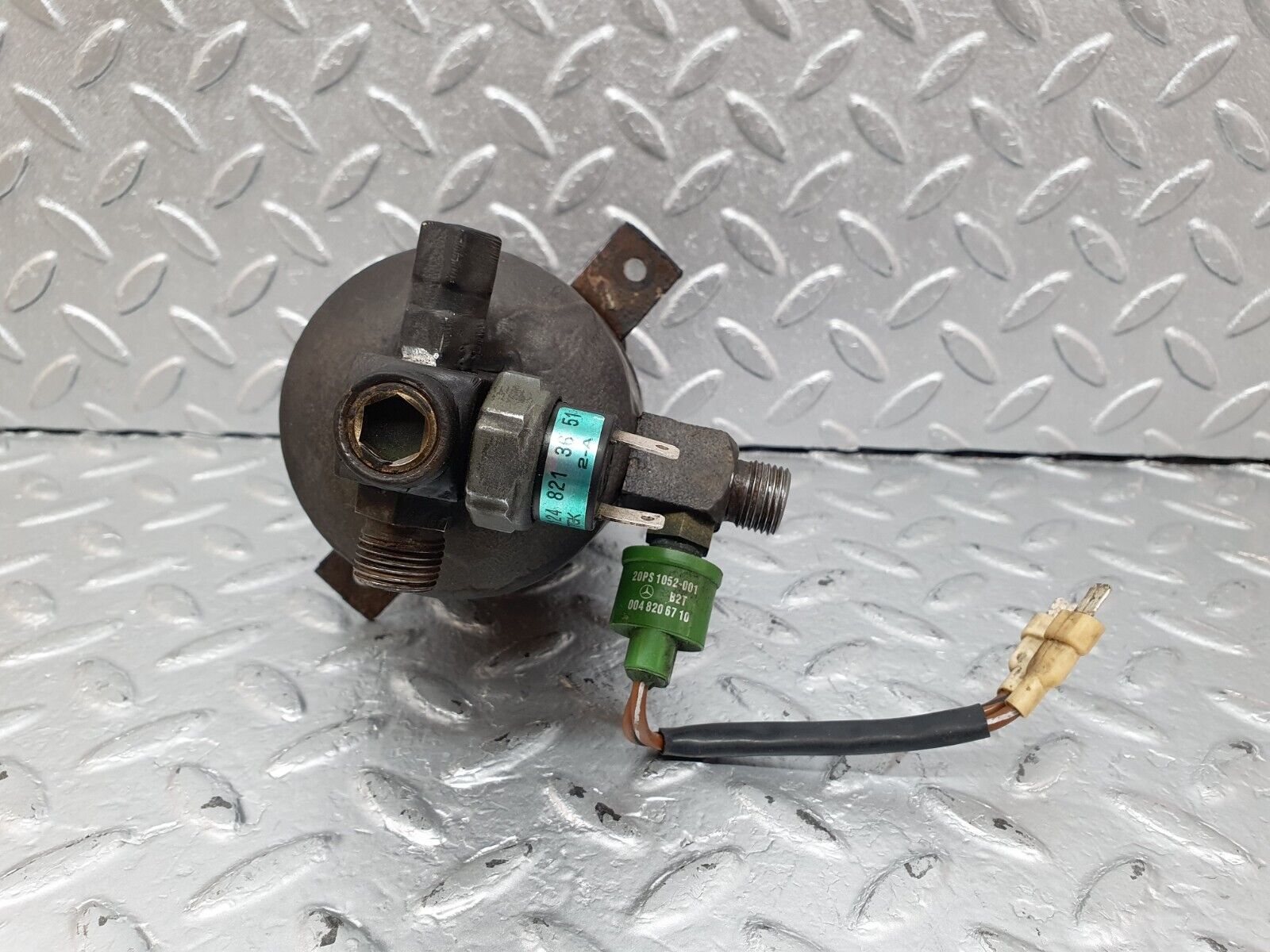 42501 Mercedes-Benz R129 320SL Coupe Air Conditioning Air Dryer 1248213651 0048206710