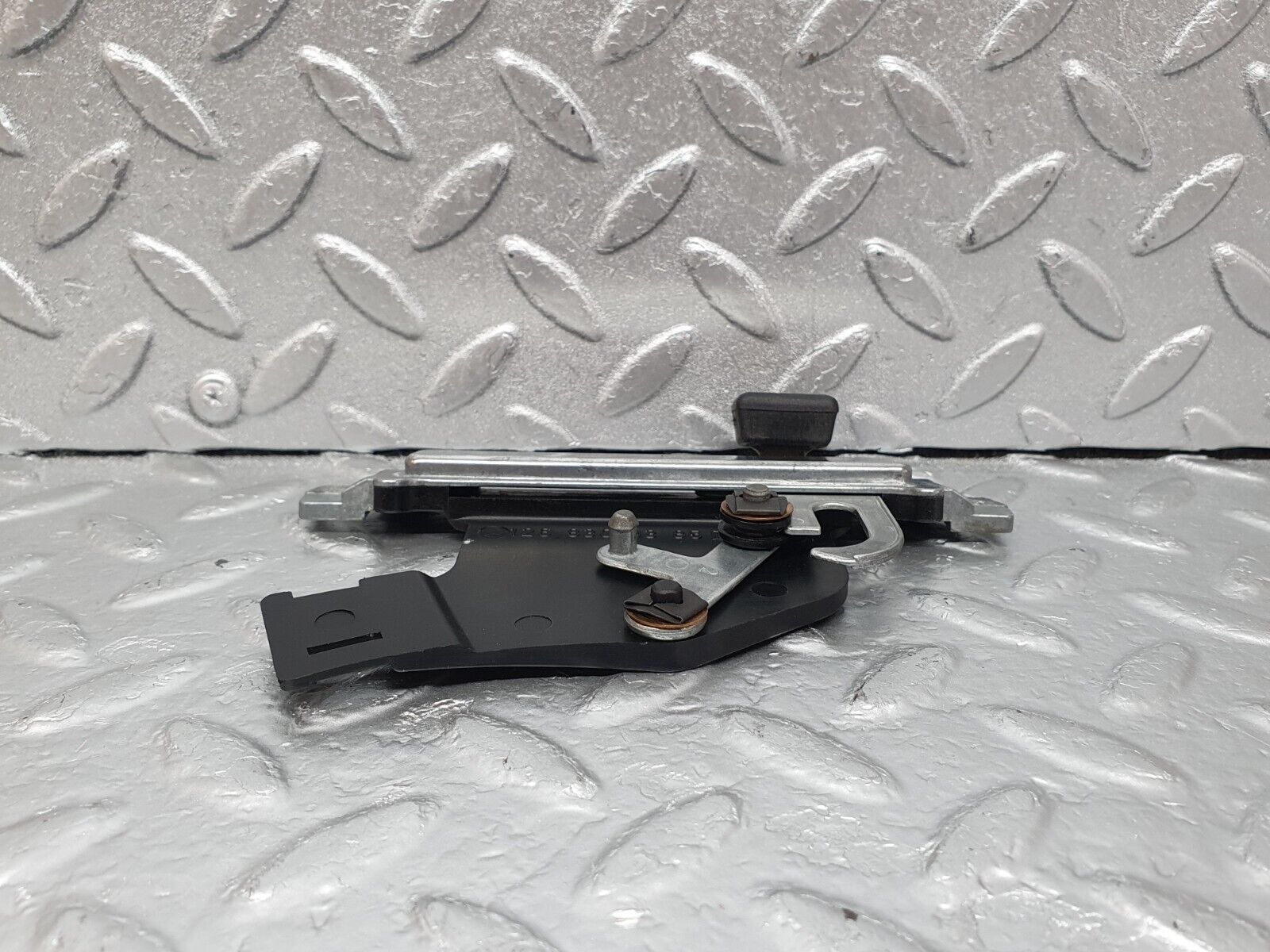 43780 Mercedes-Benz C126 380SEC Coupe Rear Heater Regulator 1268300385