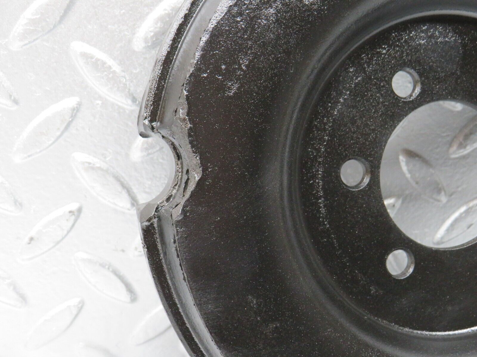 33076 Mercedes-Benz C107 R107 350 V8 Crankshaft Vibration Damper 1160300203