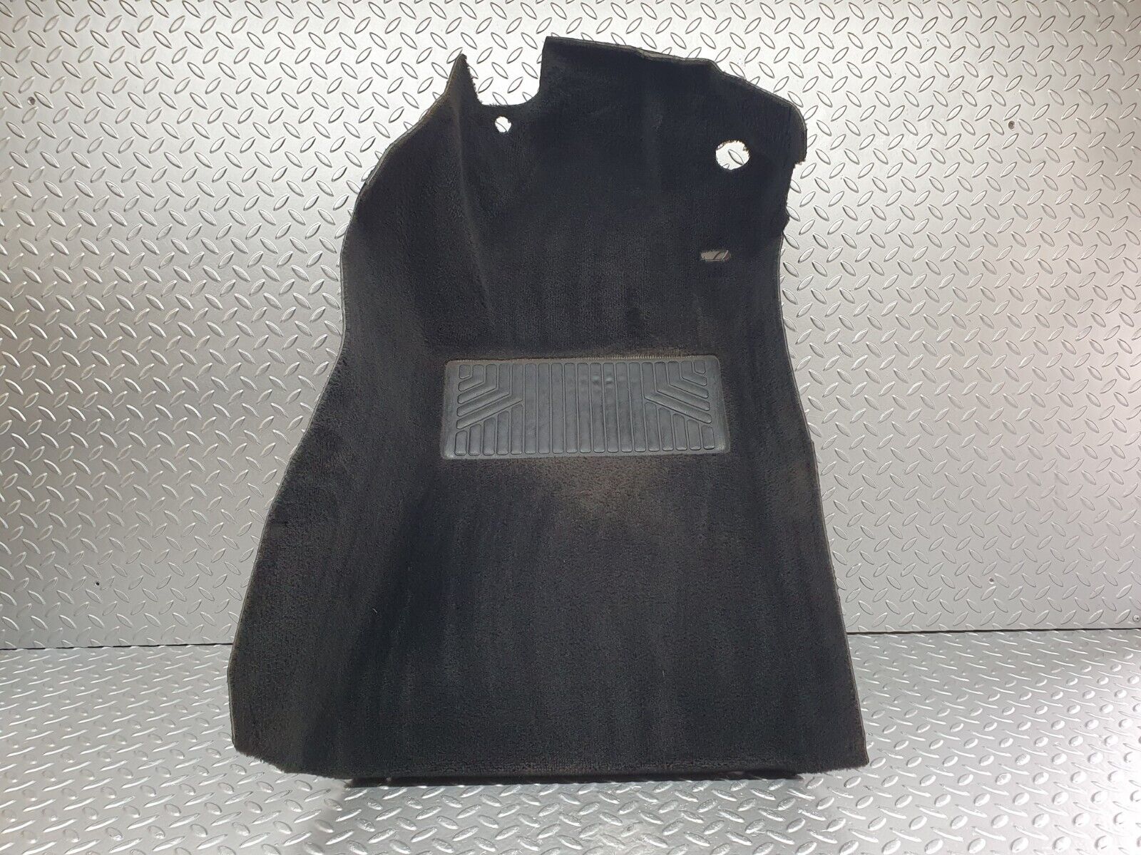 41762 Mercedes-Benz W202 C200 Front Right Floor Carpet