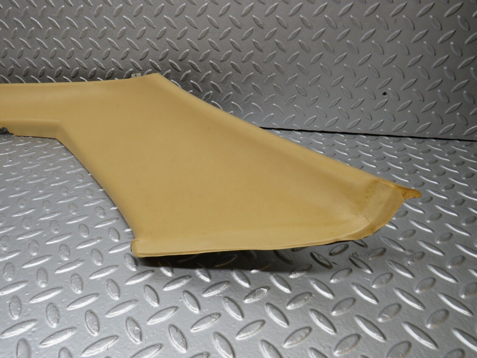 39841 Mercedes-Benz R107 350SL Hardtop C Pillar Cover Right Side Cream