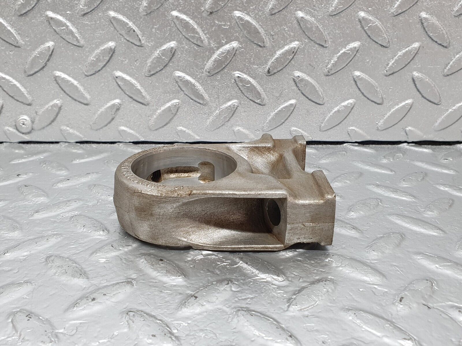 43799 Mercedes-Benz C126 380SEC Coupe Camshaft Tower Bearing 1160514612