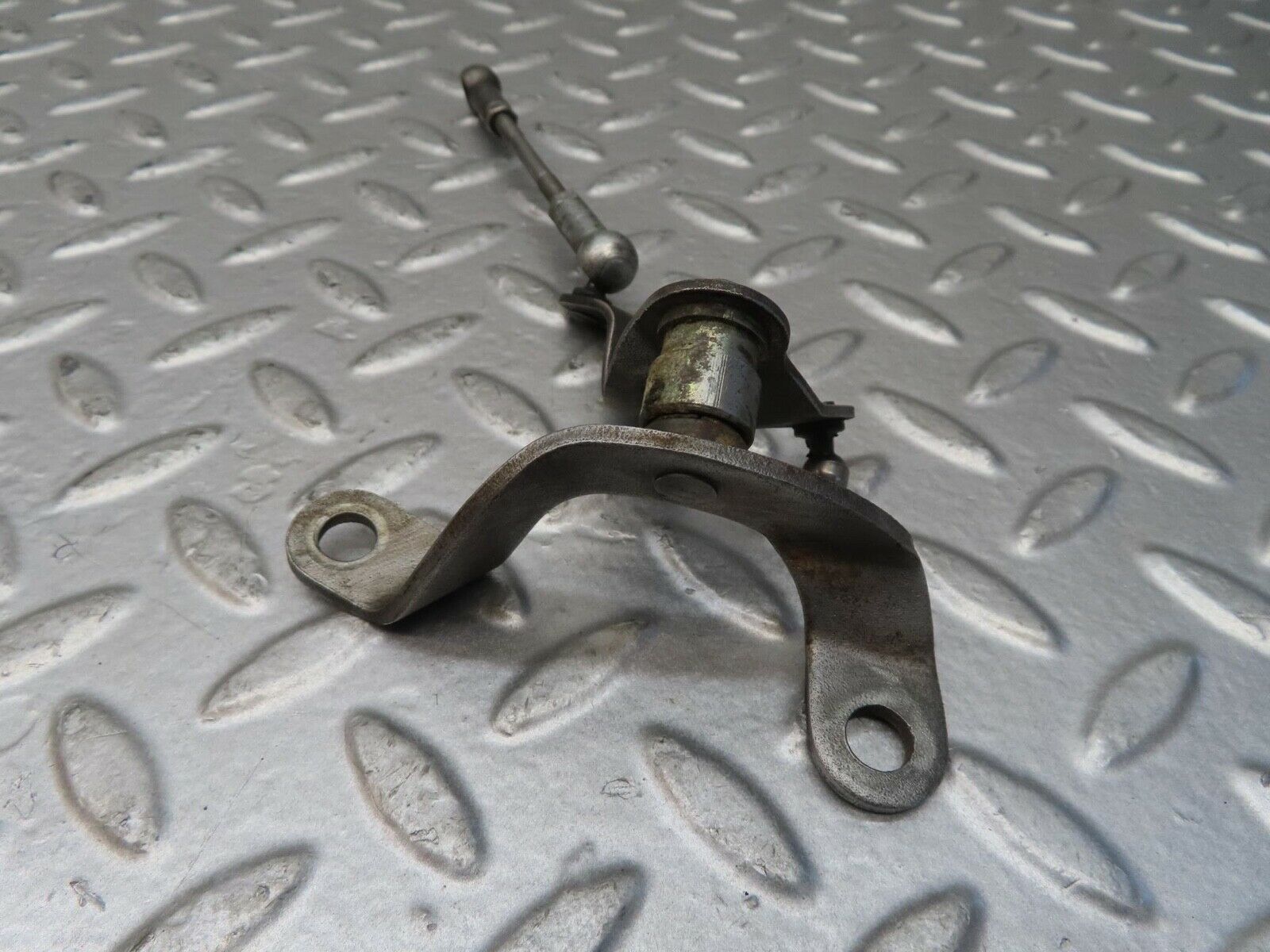15750 Mercedes-Benz R107 450SL Throttle Linkage