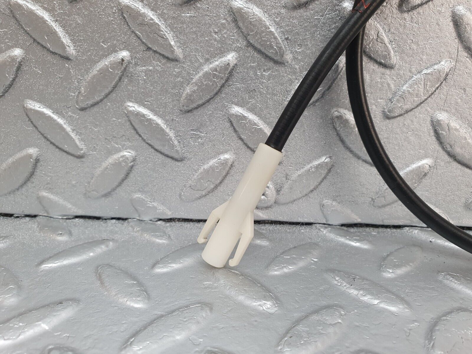 43765 Mercedes-Benz C126 380SEC Coupe Heater Control Cable 1268300931