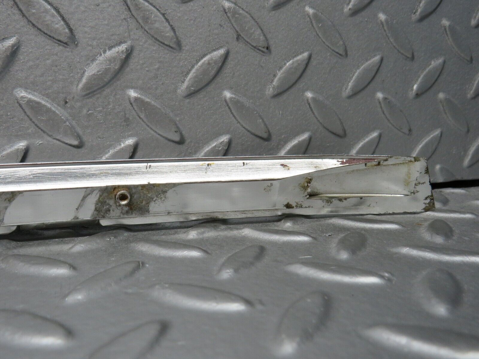 39853 Mercedes-Benz R107 350SL Hardtop Roof Chrome Right Side