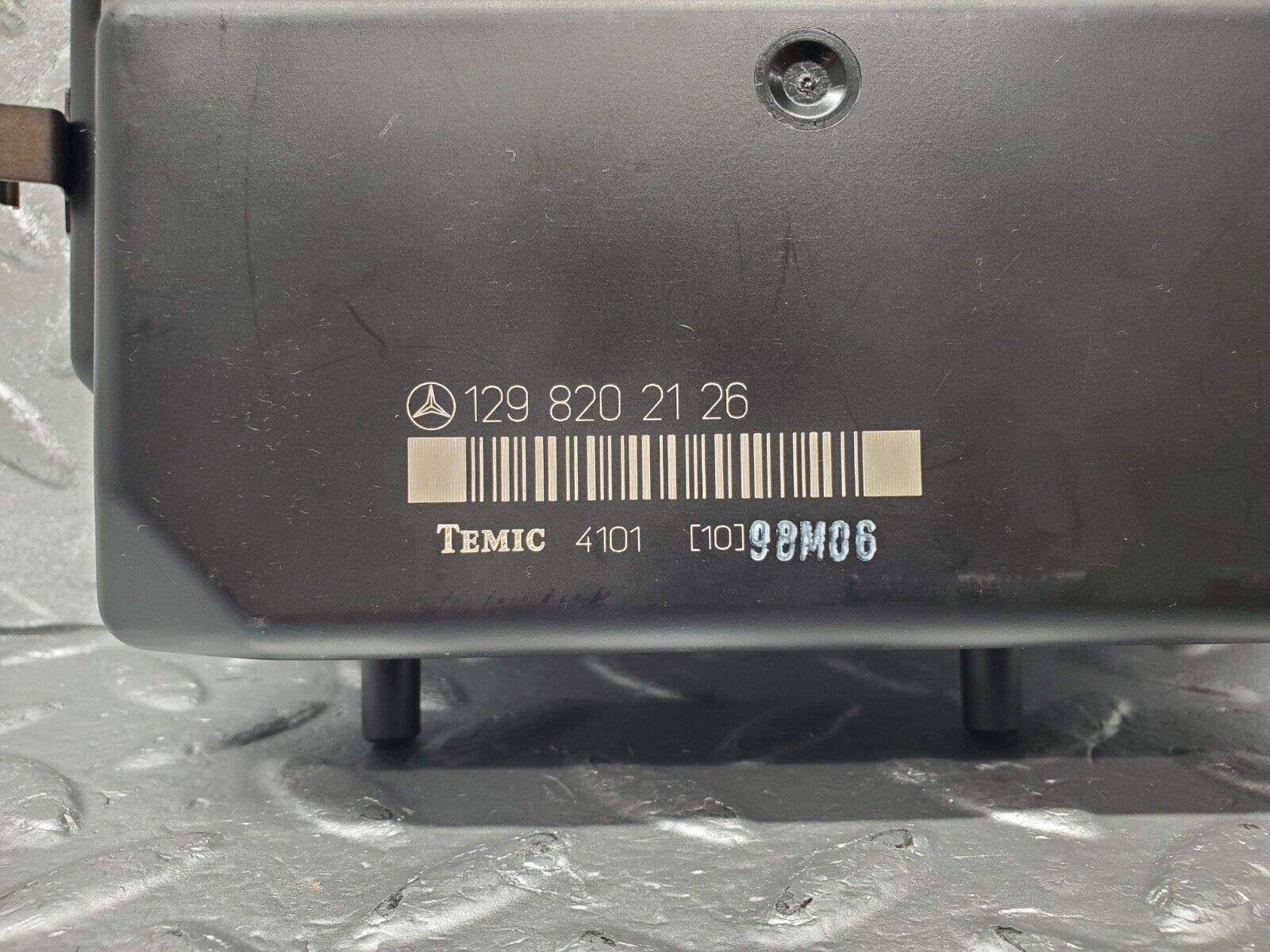 46795 Mercedes-Benz R129 320SL Coupe Seat Control Unit 1298202126