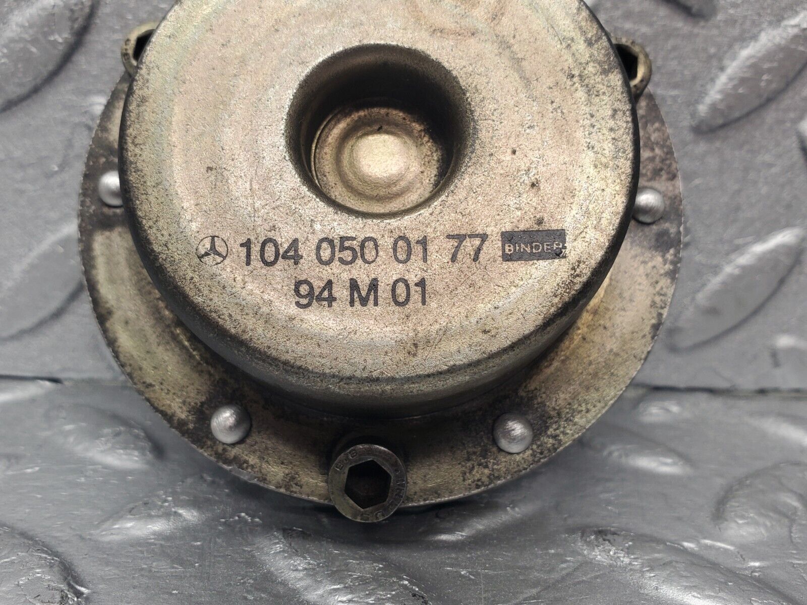 46207 Mercedes-Benz W124 280E Camshaft Adjuster Magnet 1040500177