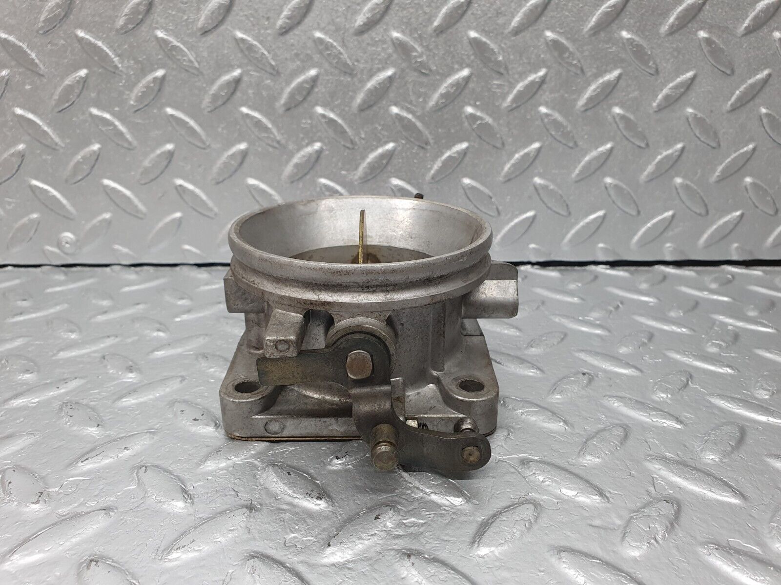 41355 Mercedes-Benz W116 350SE Throttle Body Valve