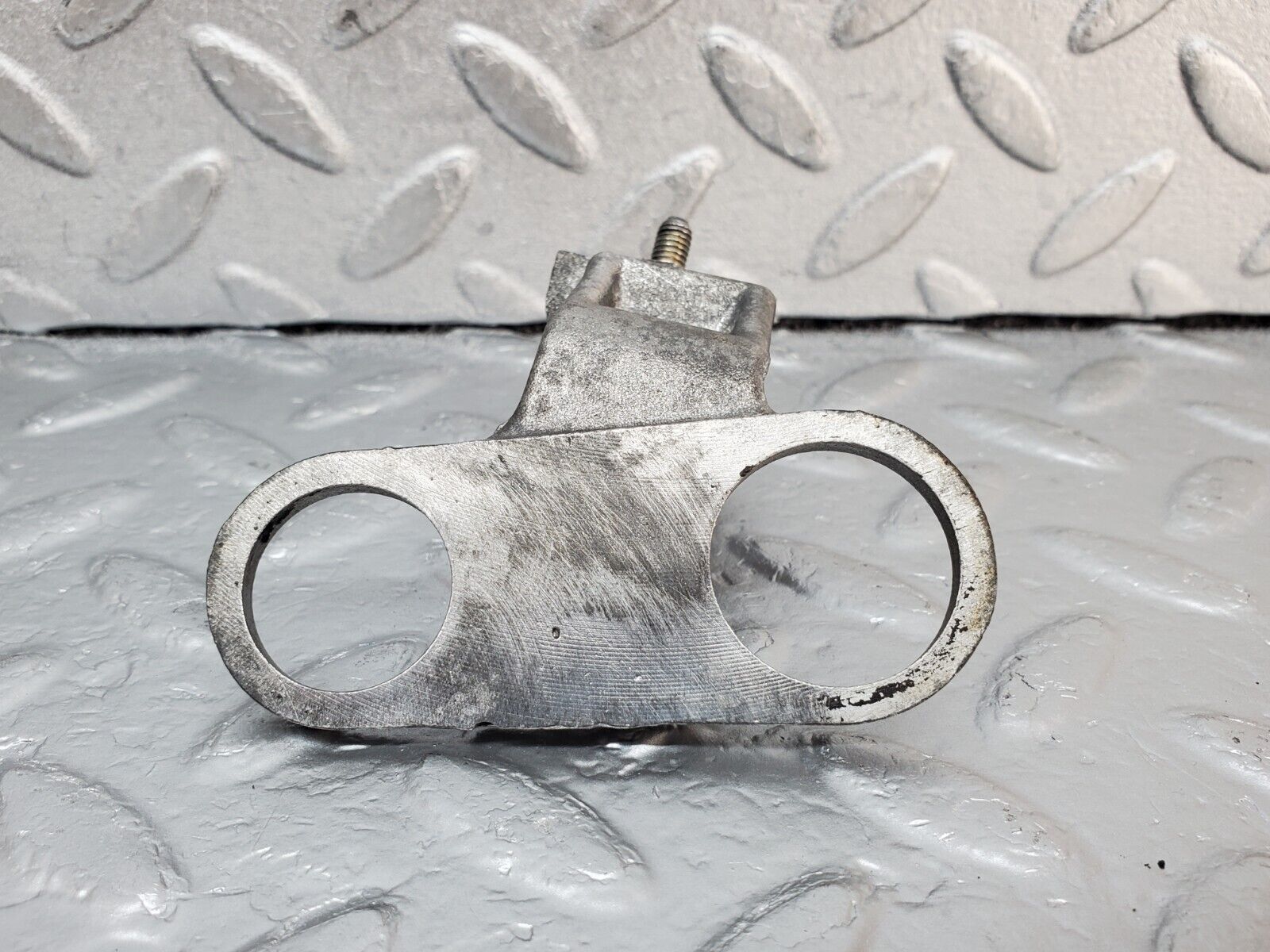 45407 Mercedes-Benz 280E M110.983 Crankshaft Sensor Holder Bracket 1101530440