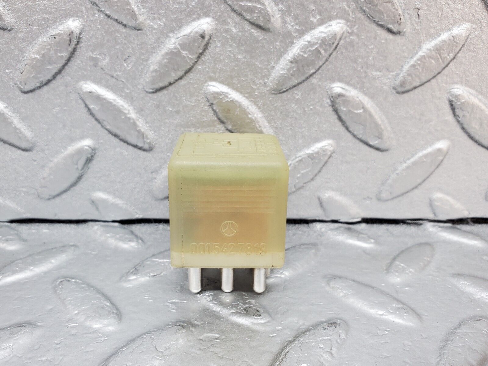 44945 Mercedes-Benz R129 300SL Coupe Door Window Control Relay 0015427819