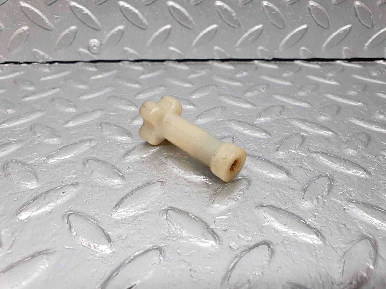 41677 Mercedes-Benz W124 200E Windscreen Washer Reservoir Holder 2018690028