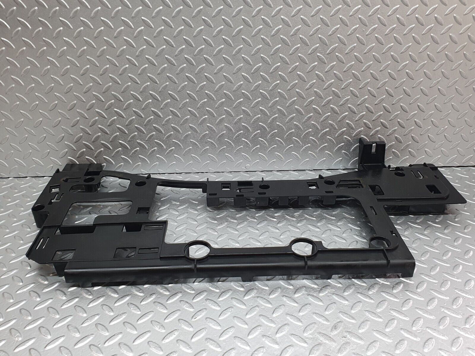 41754 Mercedes-Benz W202 C200 Rear Deck Bracket 2025457740