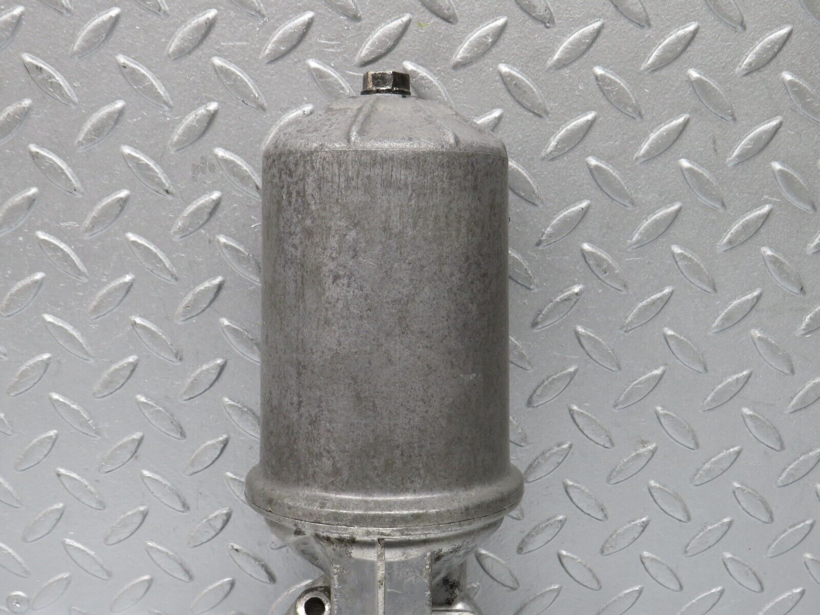 39880 Mercedes-Benz R107 350SL Oil Filter Housing 1161840309