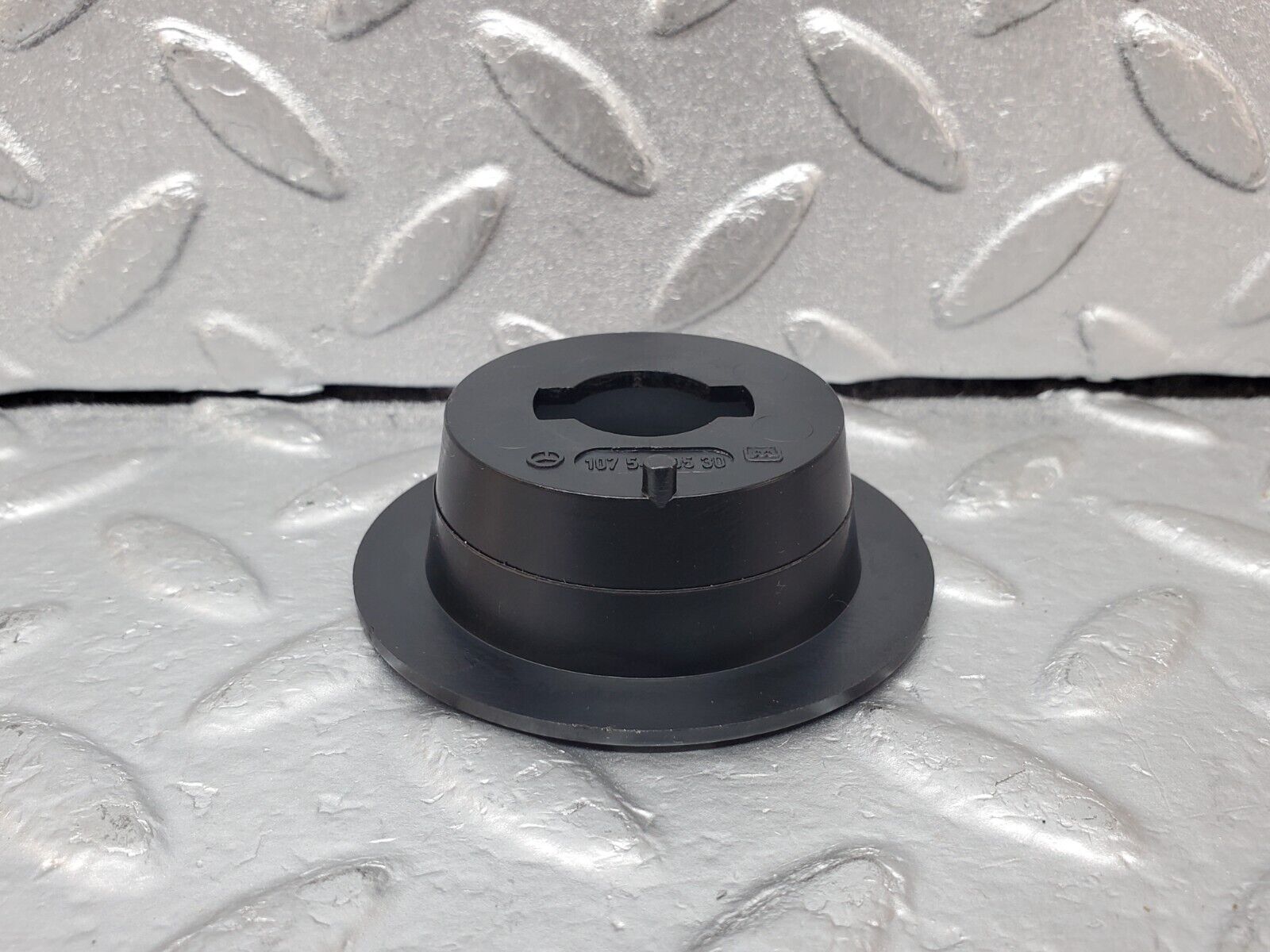 44526 Mercedes-Benz W123 280E Headlight Switch Knob 1075450530