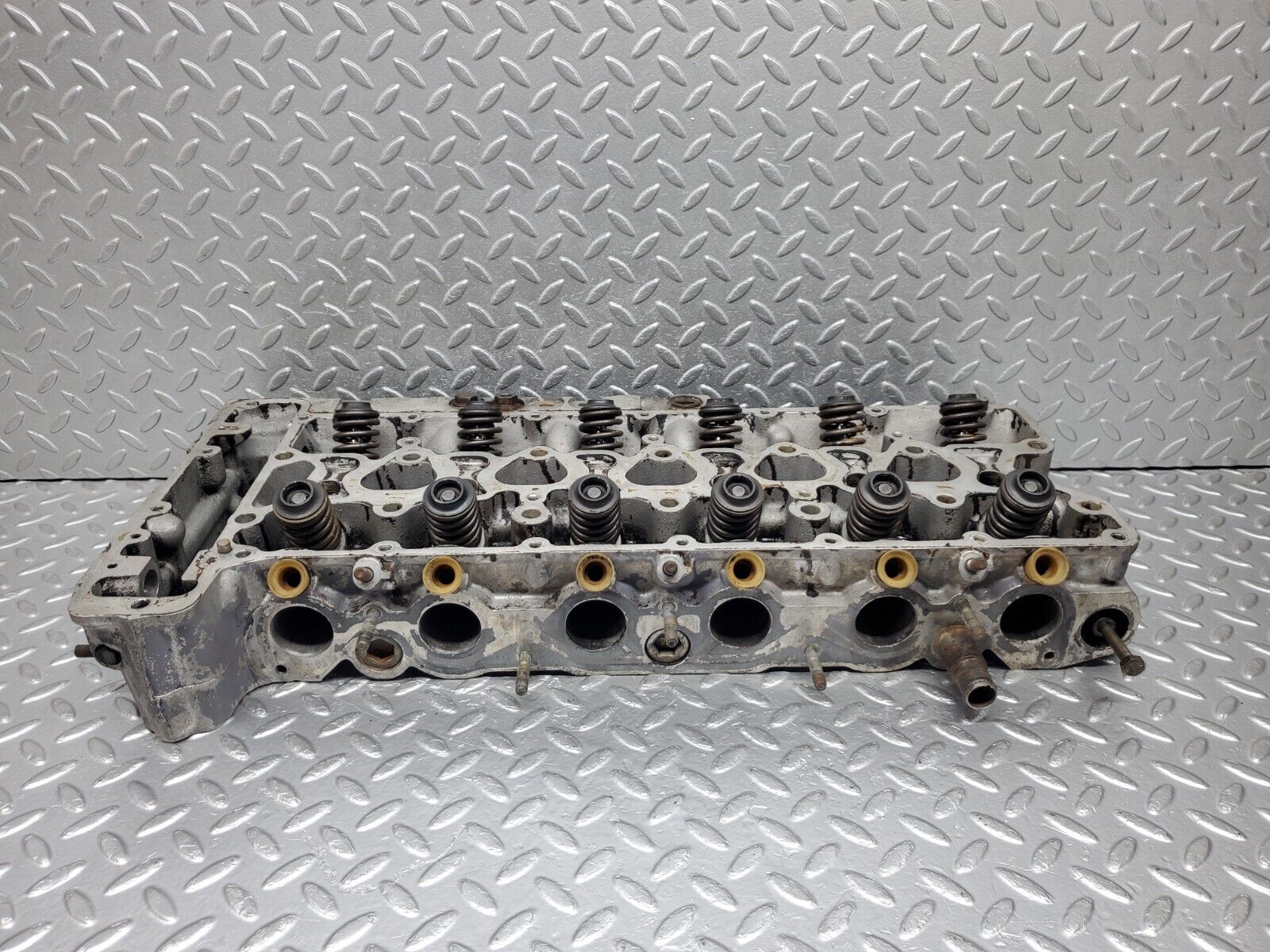 44552 Mercedes-Benz W123 280E Cylinder Head 1100161901