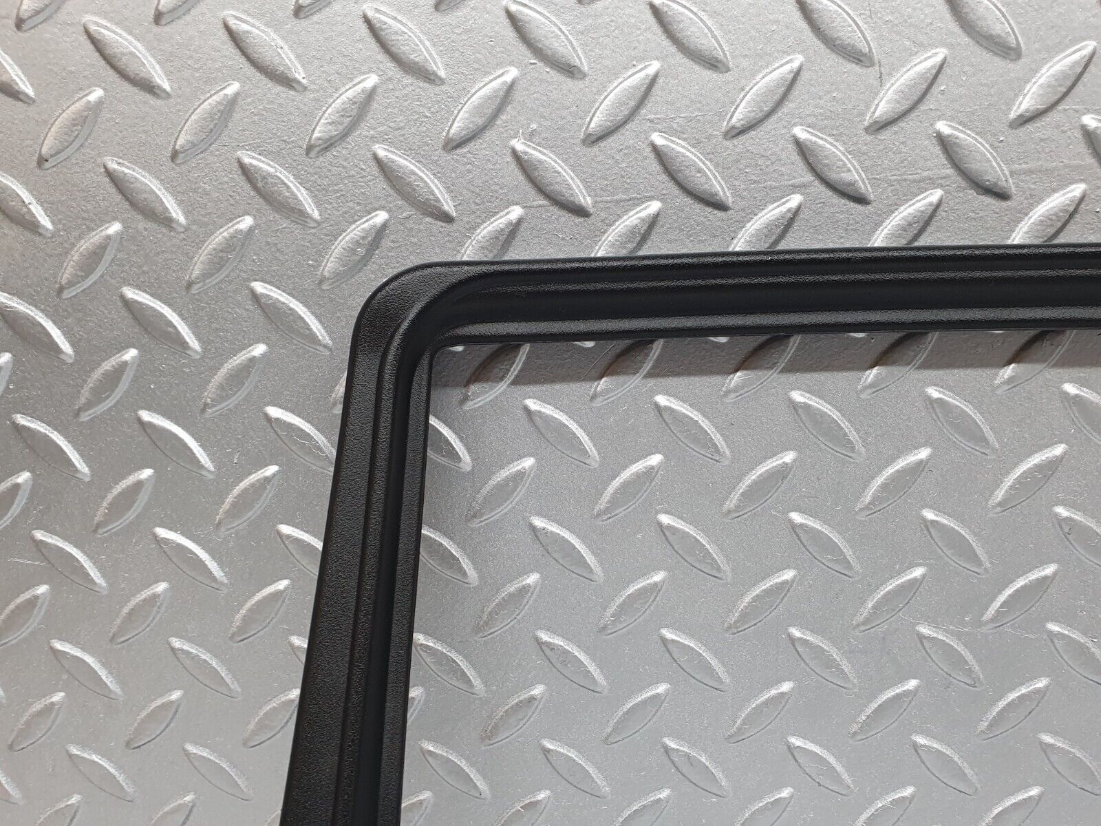 42086 Mercedes-Benz W202 C200 Rear Right Door Window Frame Trim 2273502271