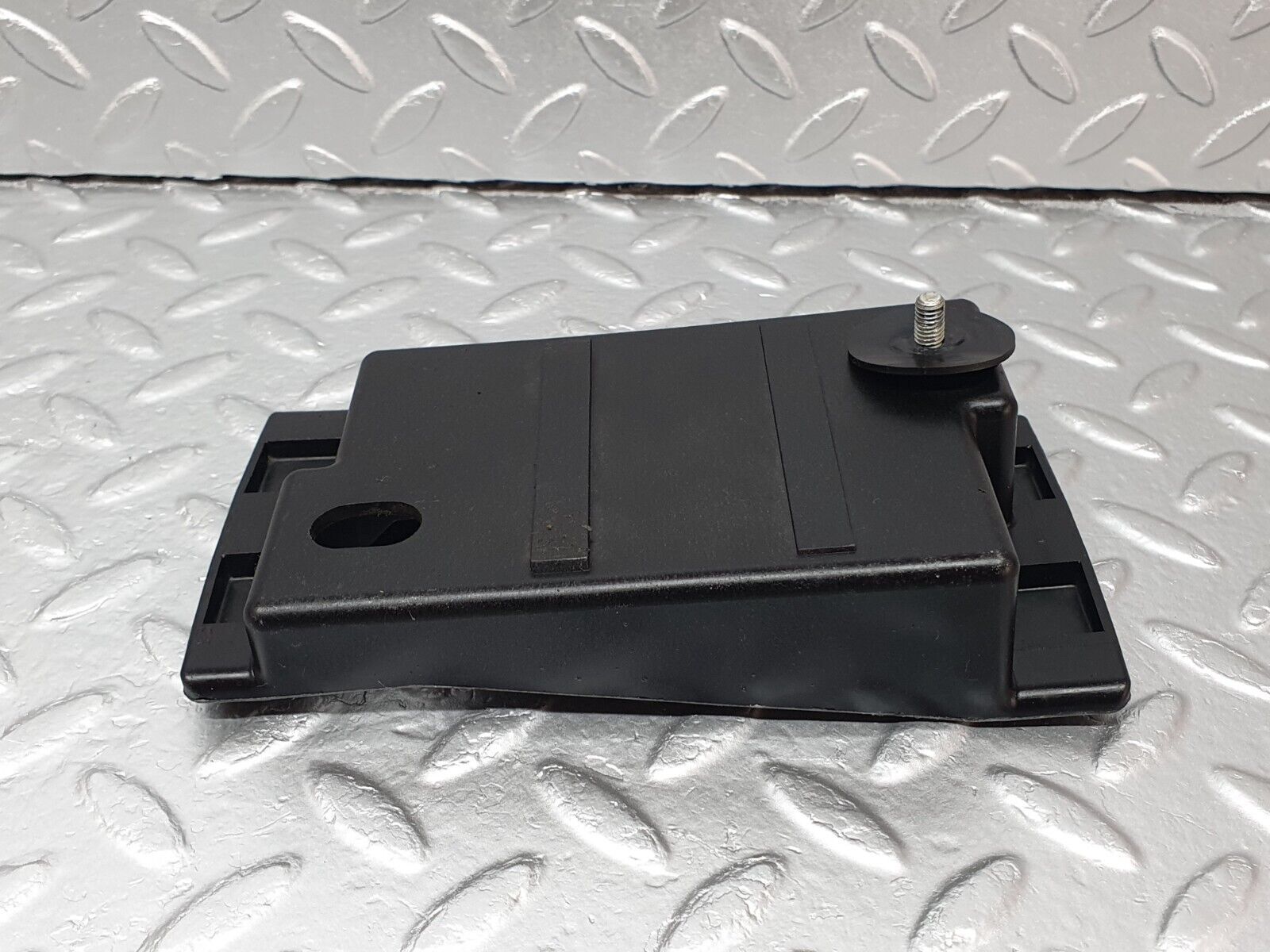 41748 Mercedes-Benz W202 C200 Rear Bumper Bracket 2028800630