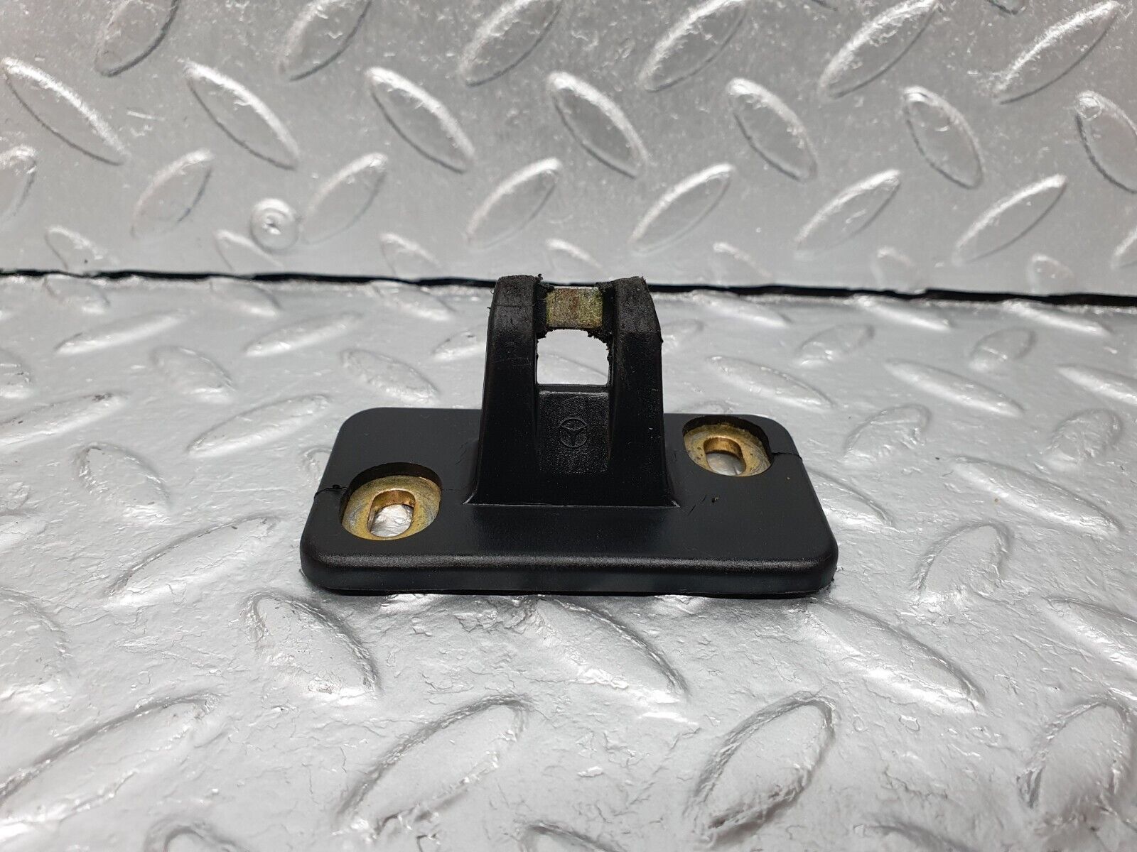 41674 Mercedes-Benz W124 200E Trunk Lock Latch