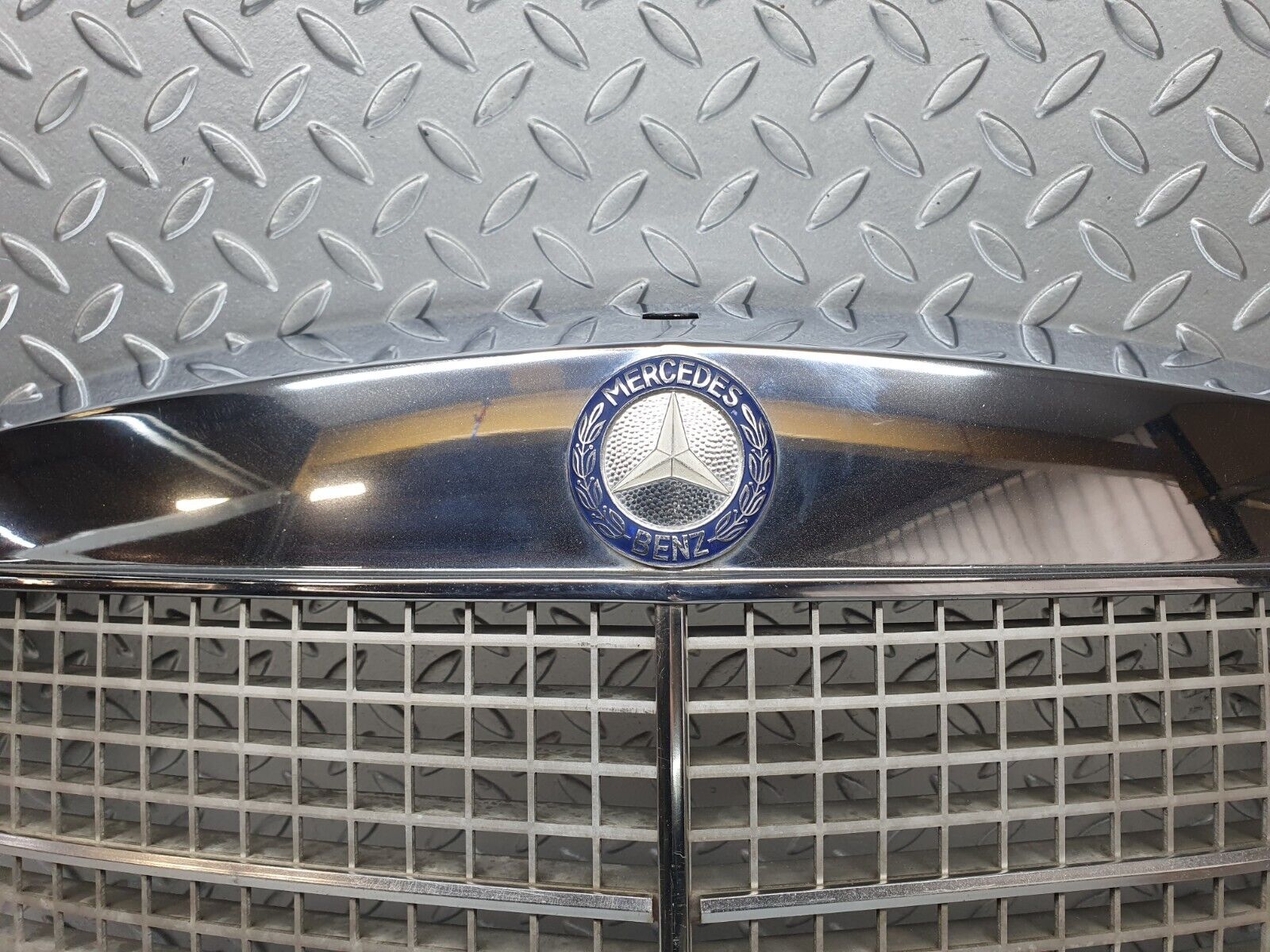 43398 Mercedes-Benz W108 280SE Bonnet Grill Chrome