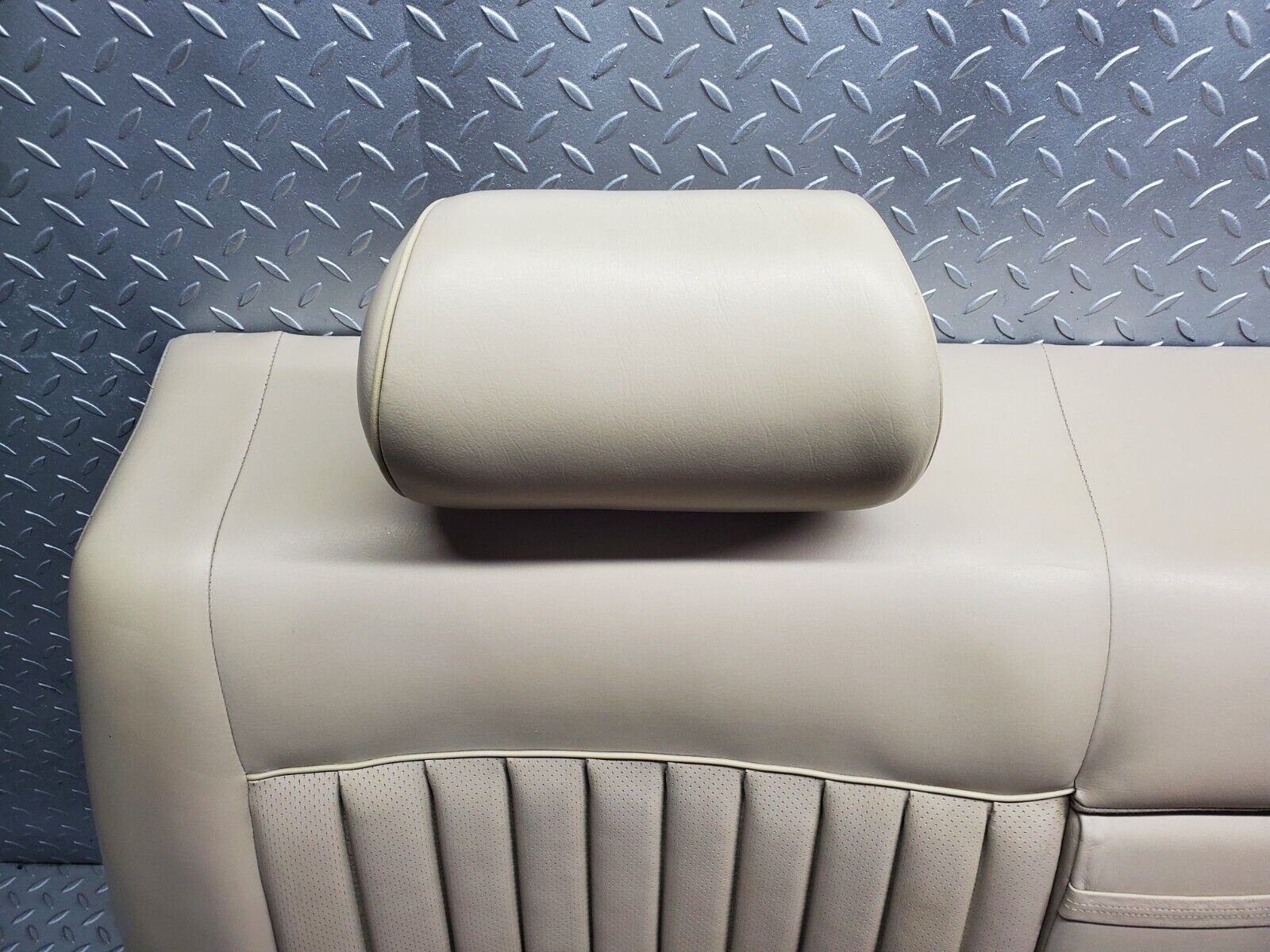 45866 Mercedes-Benz W126 420SE Rear Seat Leather Beige 1269200750 1269201716