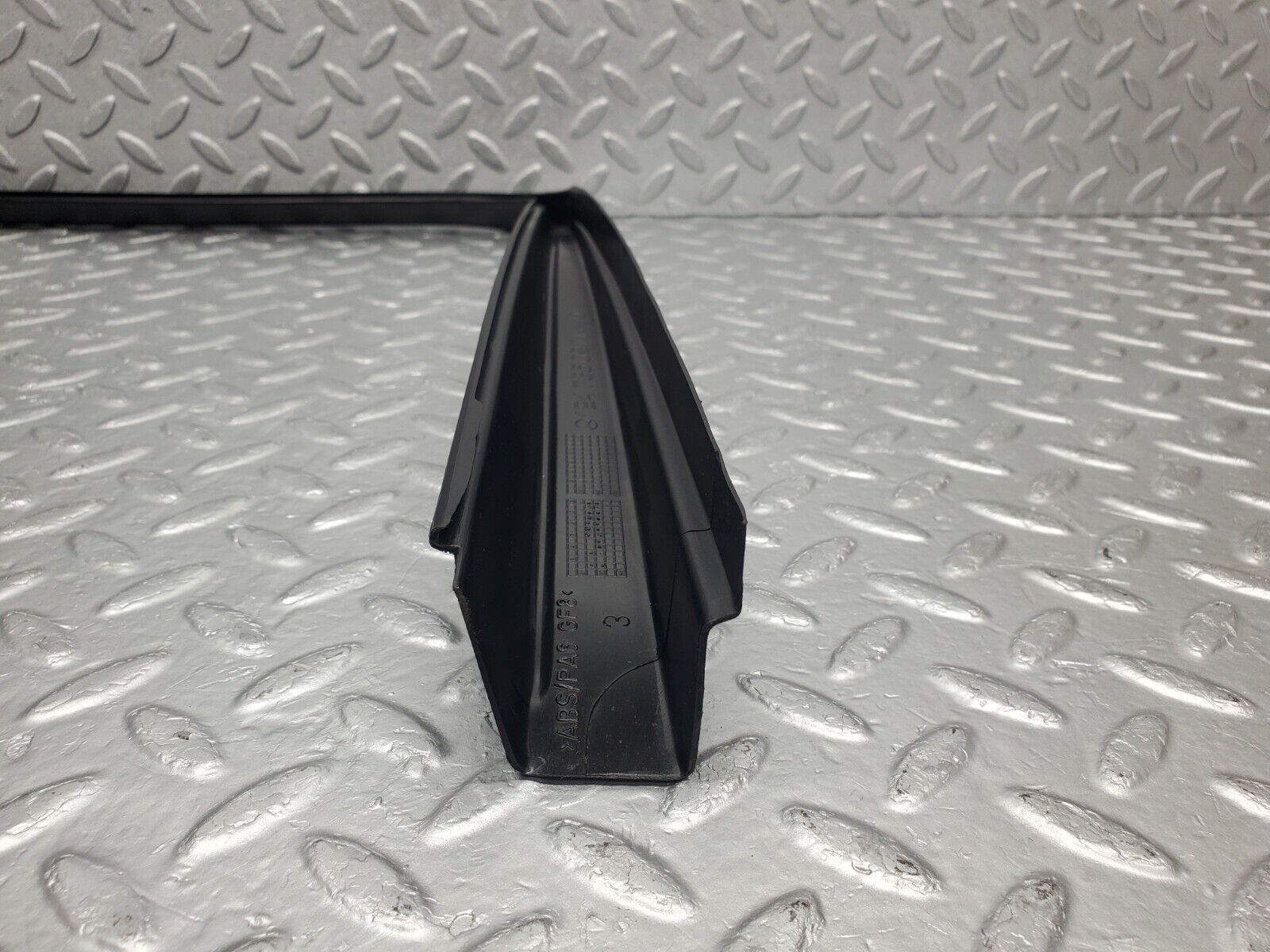 46252 Mercedes-Benz W124 280E Rear Right Door Window Frame Trim 1247350271