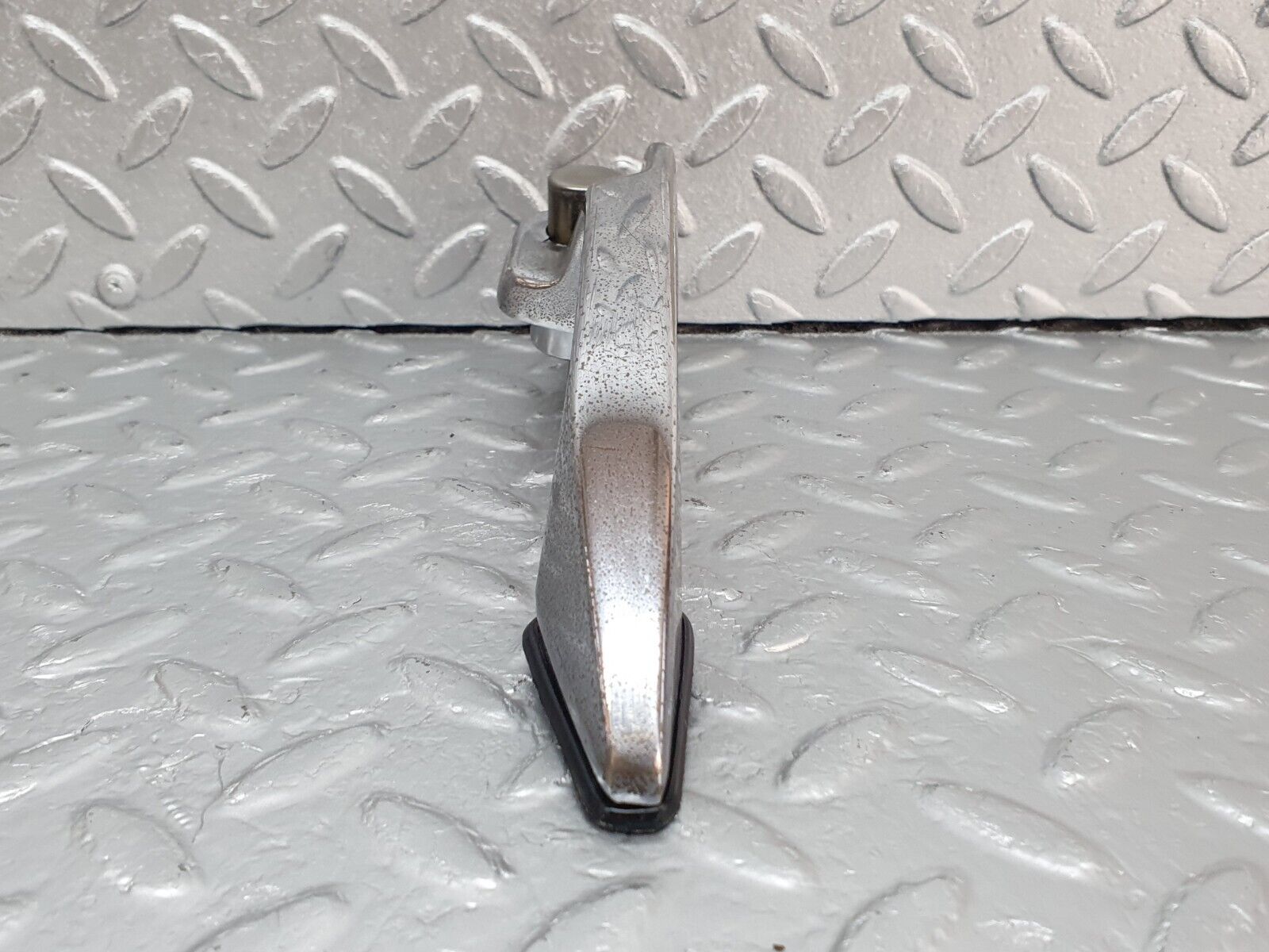 43161 Mercedes-Benz W108 280SE Rear Right Door Exterior Handle 1087661005 1087661202