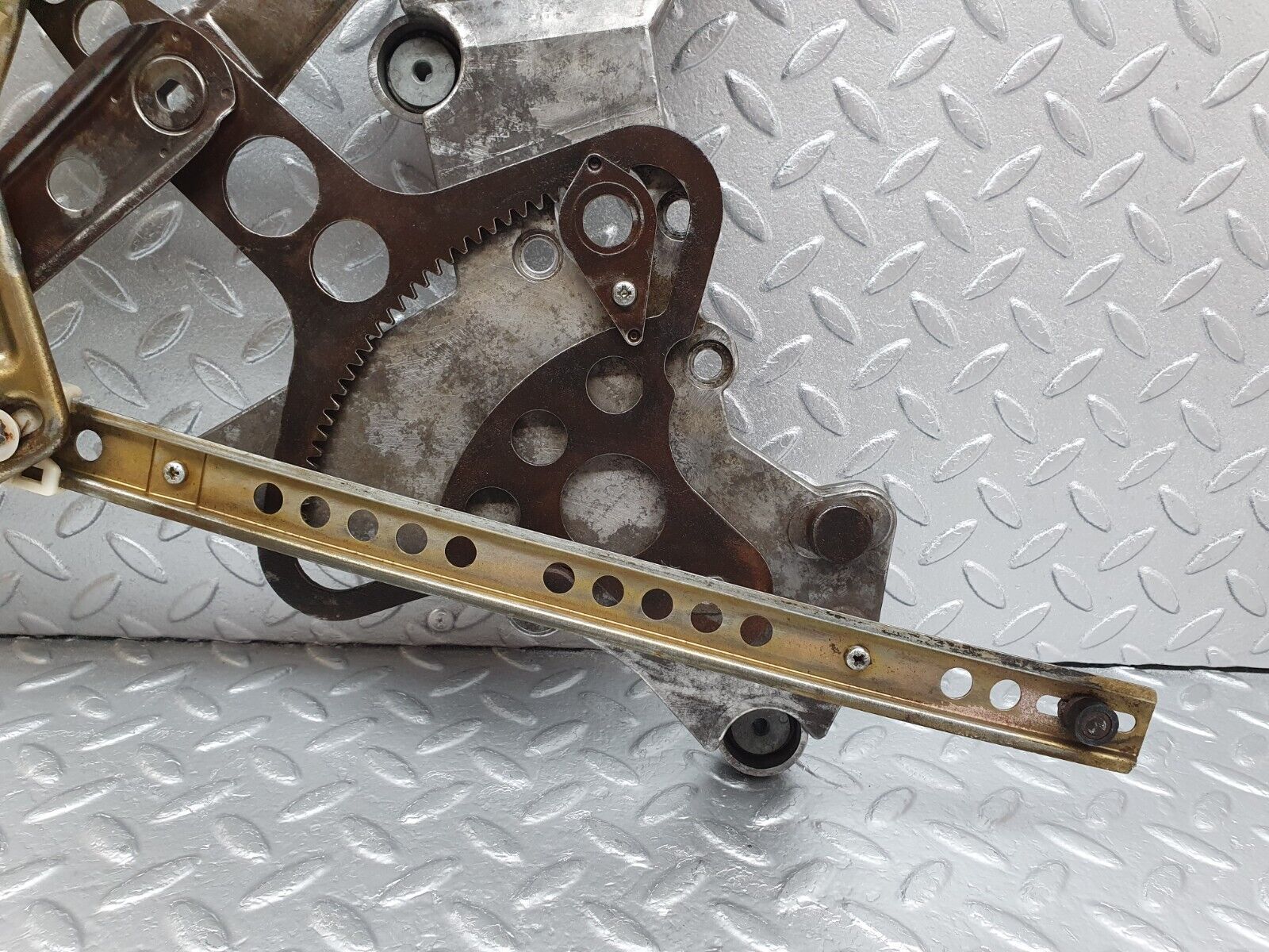 43747 Mercedes-Benz C126 380SEC Coupe Rear Left Power Window Regulator