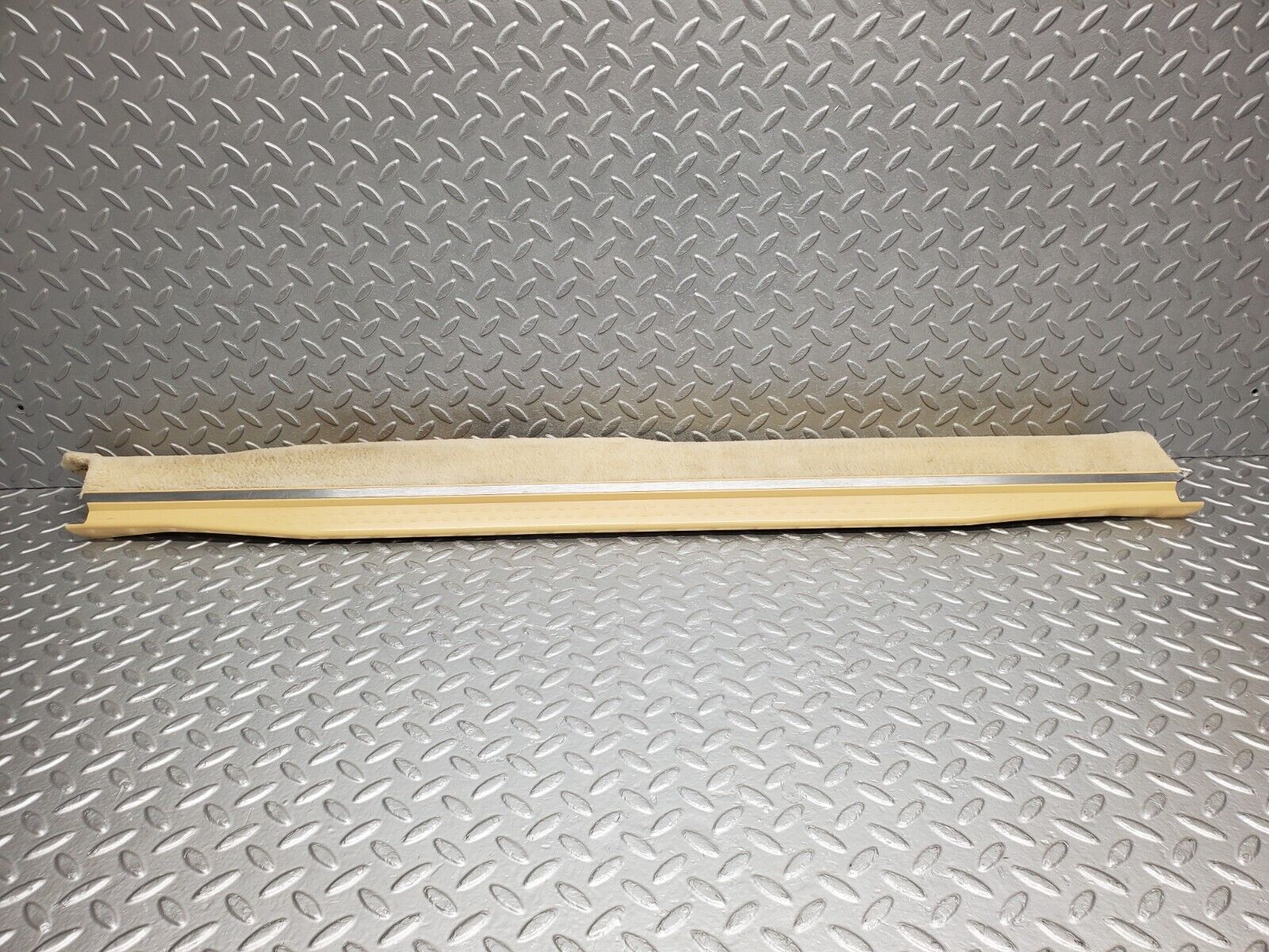 46816 Mercedes-Benz R129 320SL Coupe Left Door Sill Trim Beige 1296800135