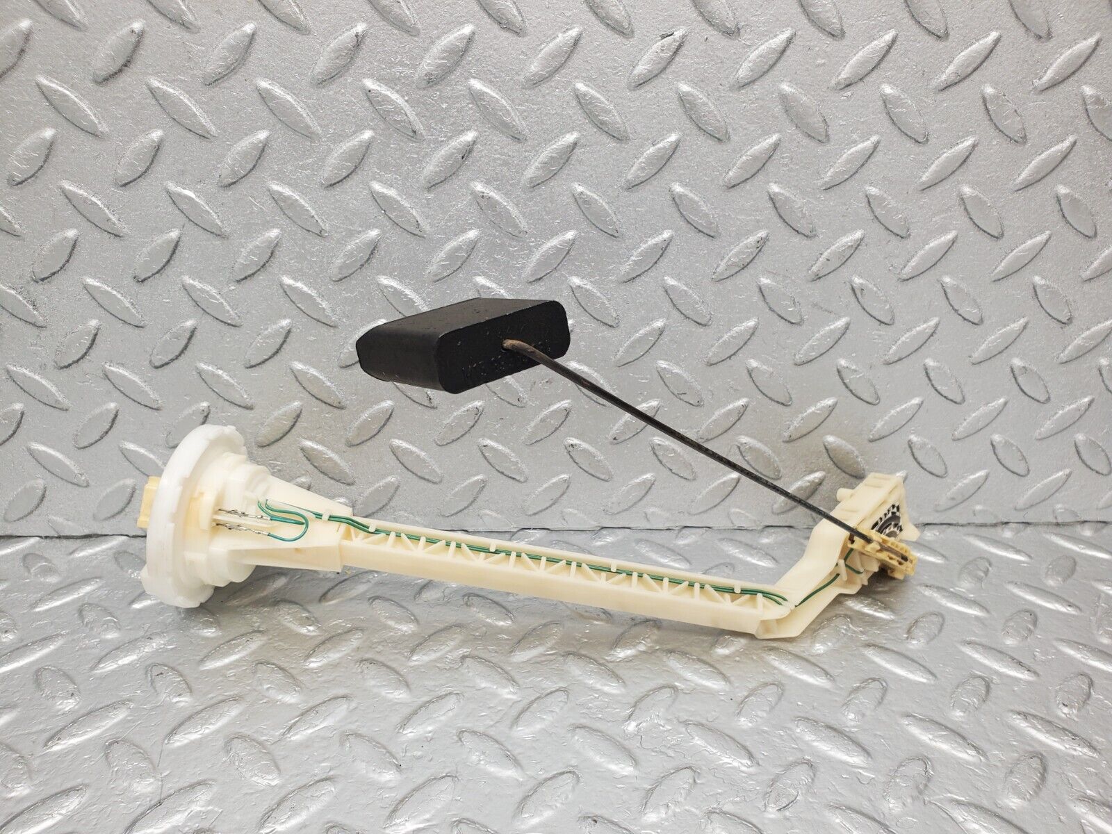 46132 Mercedes-Benz W220 S430 Fuel Level Sender Unit 2205420717