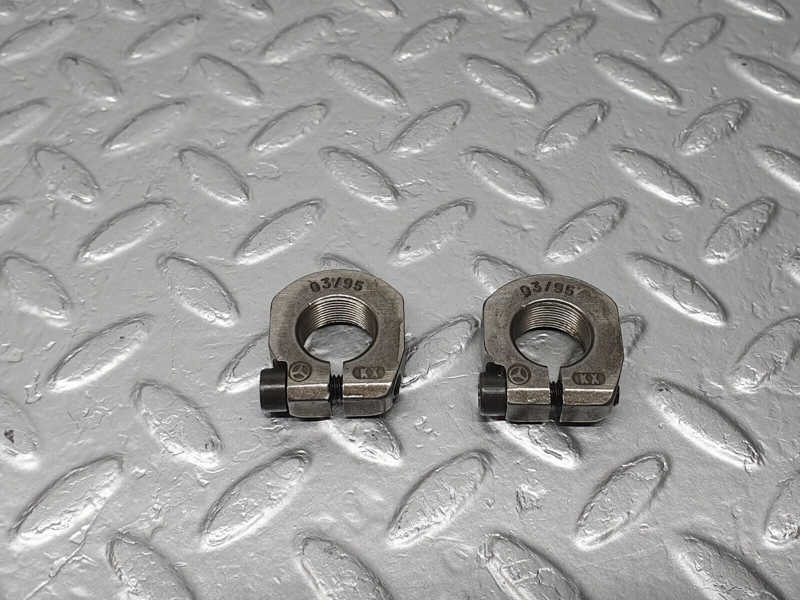 42299 Mercedes-Benz R129 320SL Coupe Wheel Hub Locking Cap