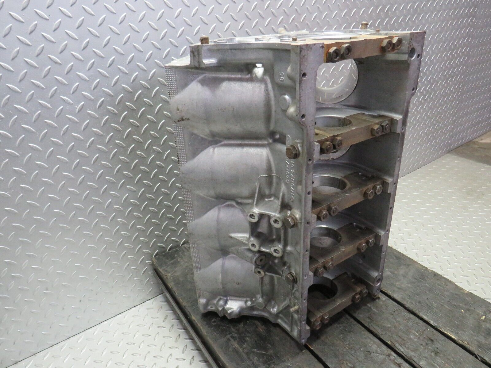 39319 Mercedes-Benz R107 500SL Engine Block M117.962 1170112401