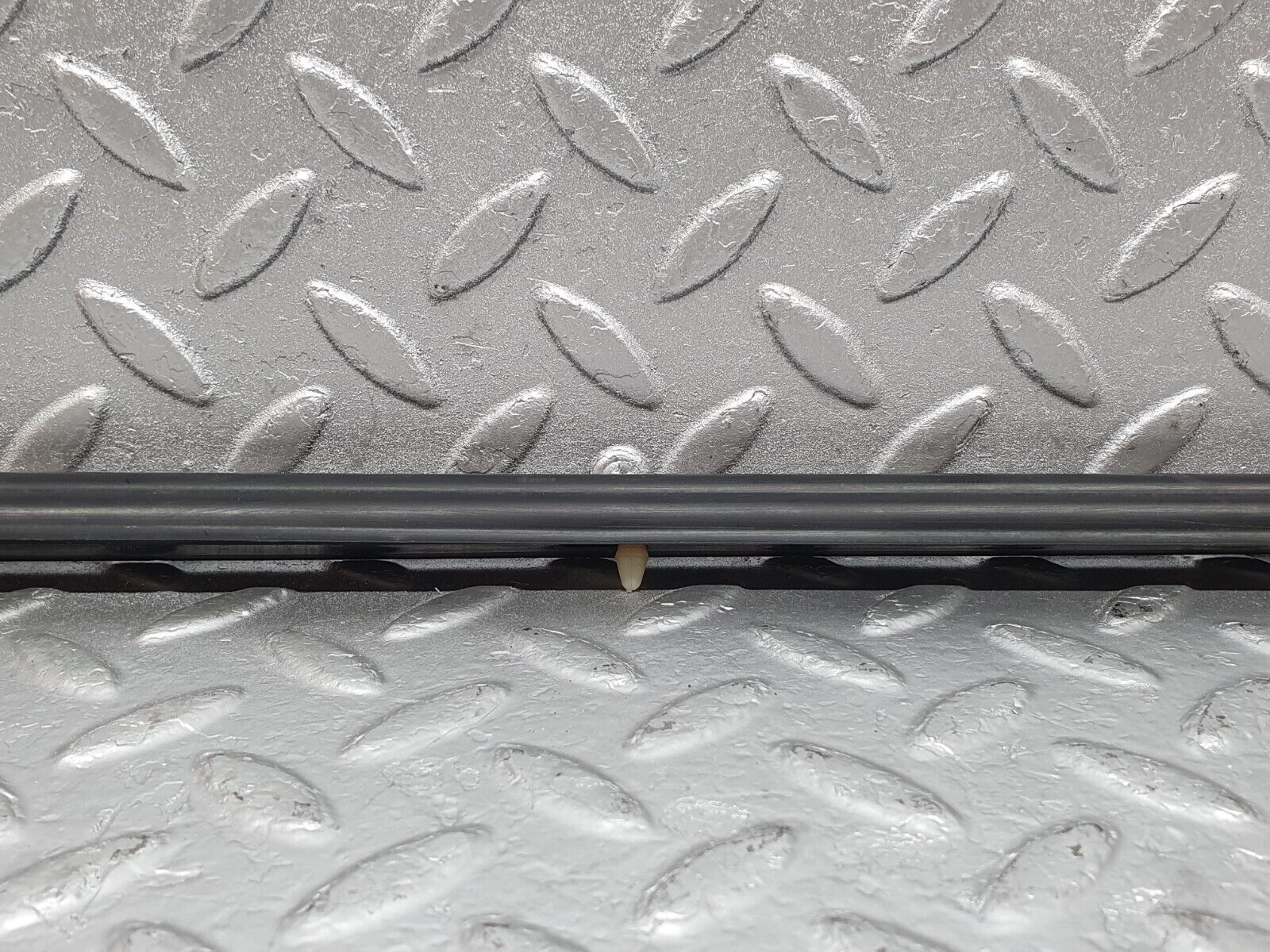 43457 Mercedes-Benz W108 280SE Rear Right Door Centre Moulding Trim