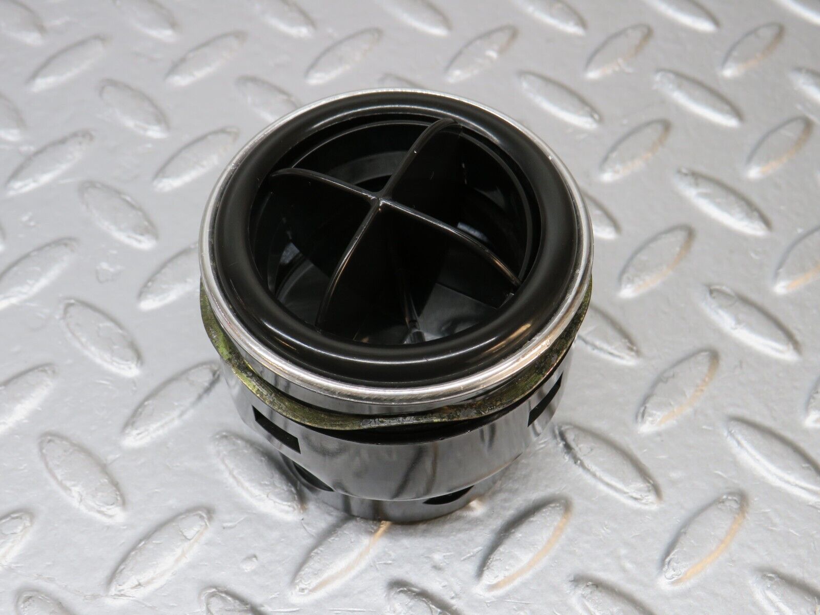 39820 Mercedes-Benz R107 350SL Dashboard Air Vent