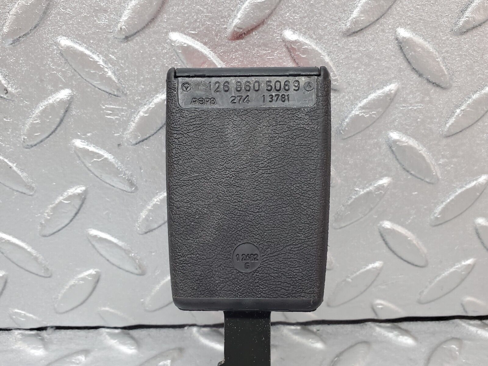 44519 Mercedes-Benz W123 280E Front Right Seat Belt With Buckle 1238602686 1268605069