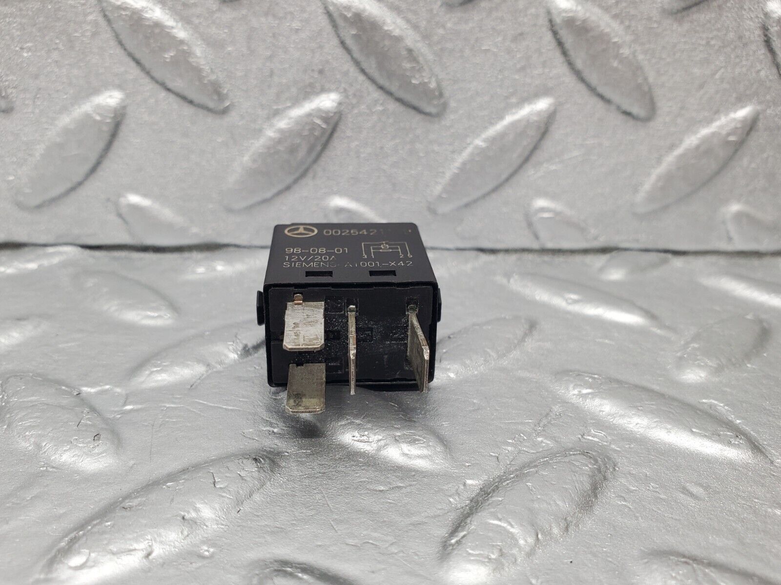 46920 Mercedes-Benz R129 320SL Coupe Indicator Relay 0025421119