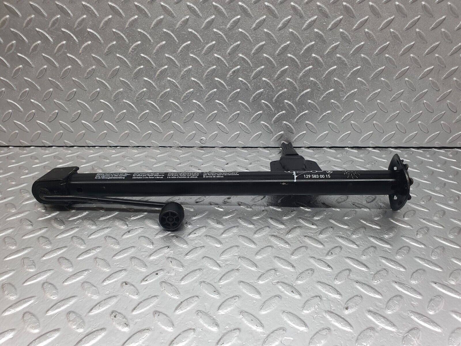 42446 Mercedes-Benz R129 320SL Coupe Car Jack 1295830015