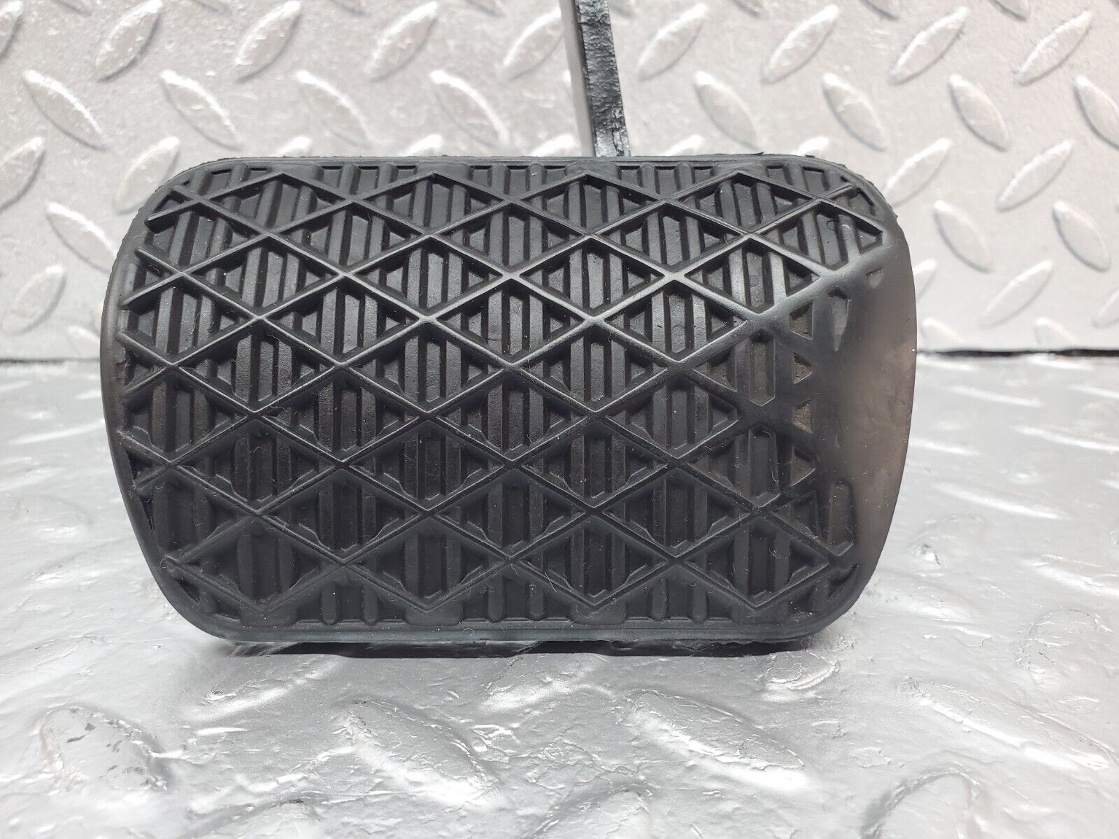 45775 Mercedes-Benz W126 420SE Brake Pedal With Rubber 1232910082