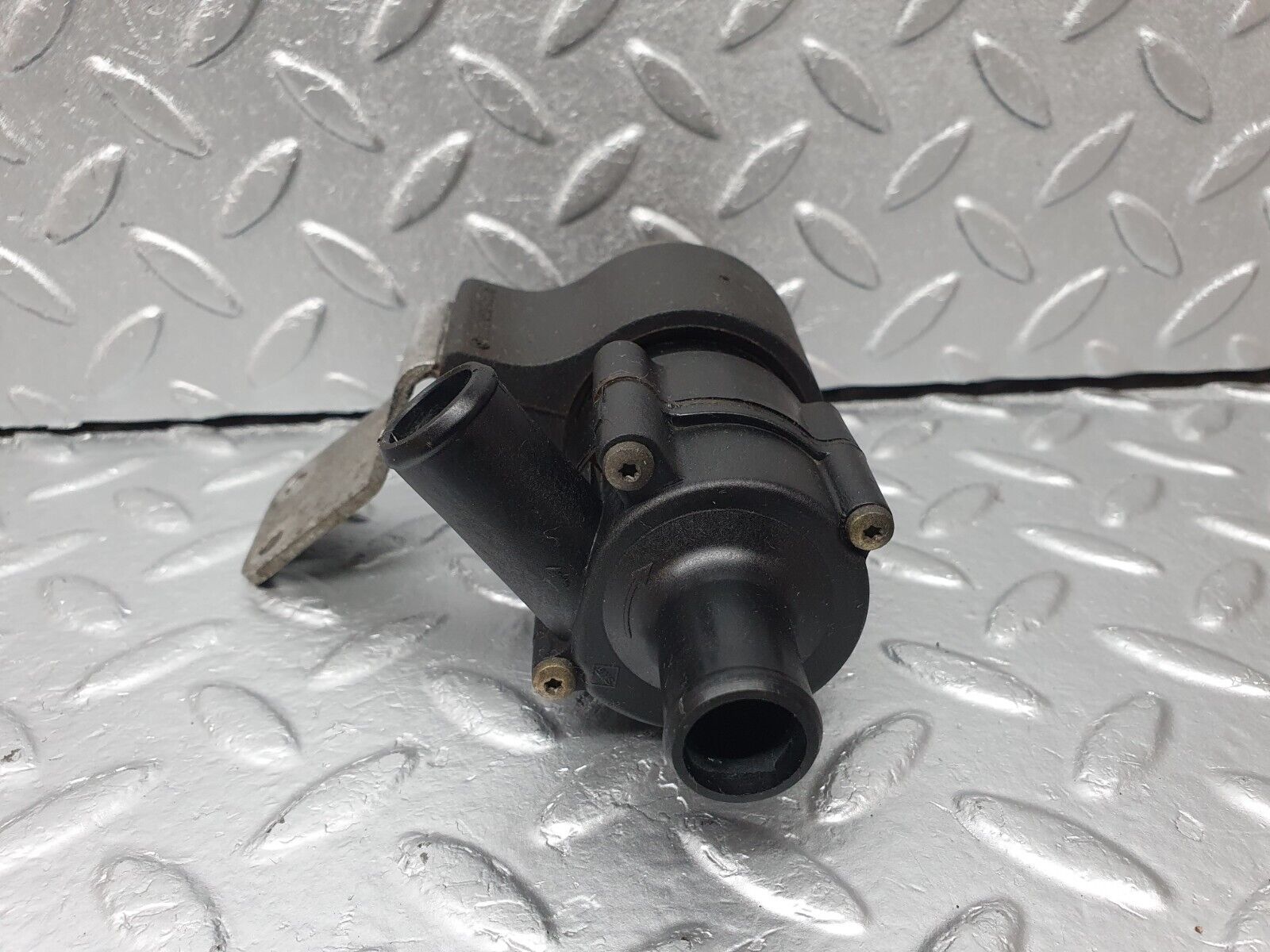 41821 Mercedes-Benz W202 C200 Auxiliary Heating Water Pump 0018351164